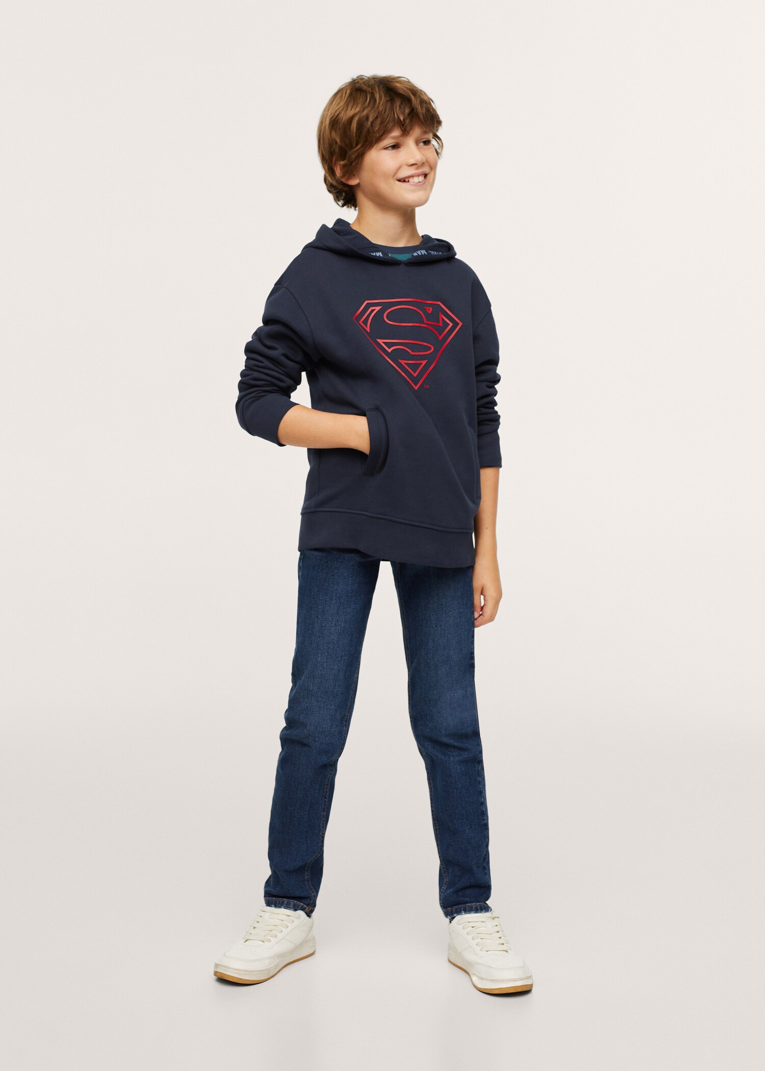 Sudadera superhéroe - Plano general