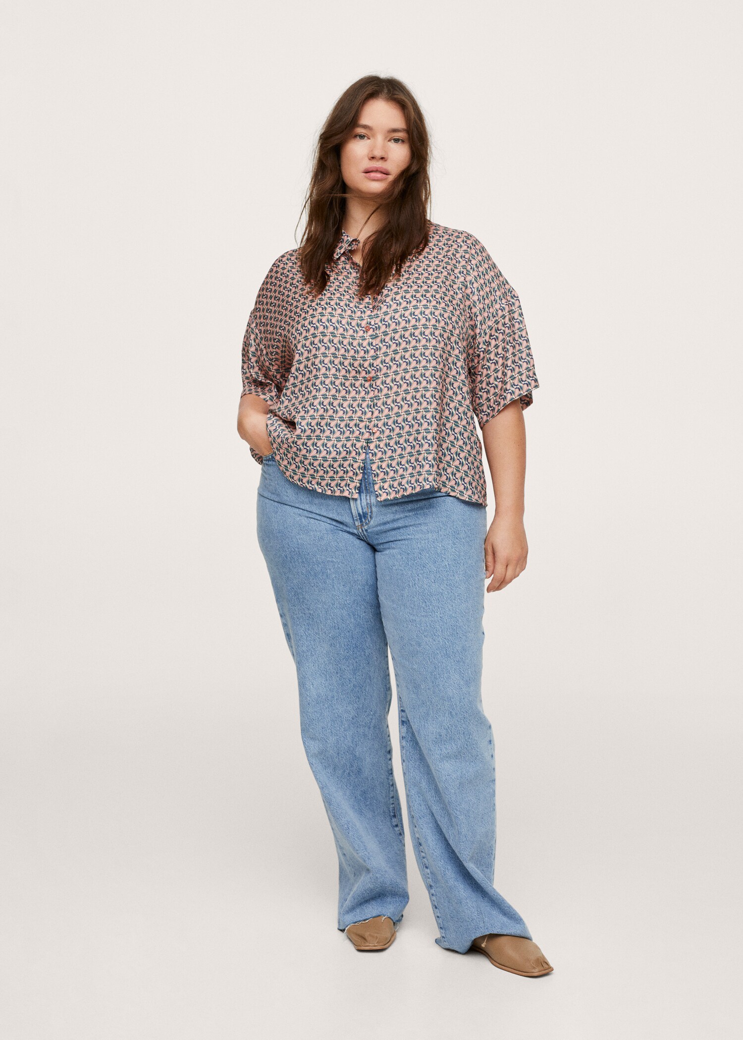 Blusa fluida estampada - Plano general
