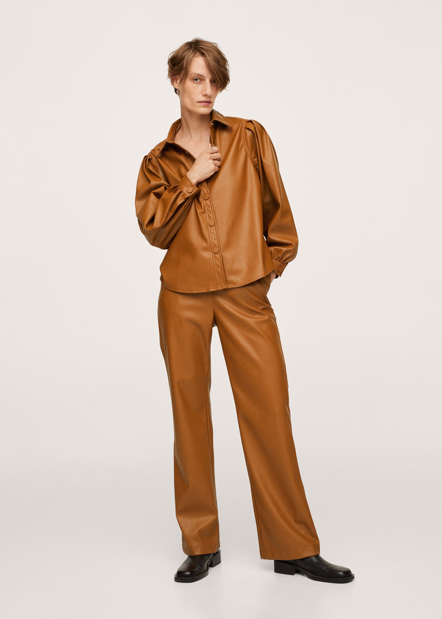 Sobrecamisa efecto piel - Plano general