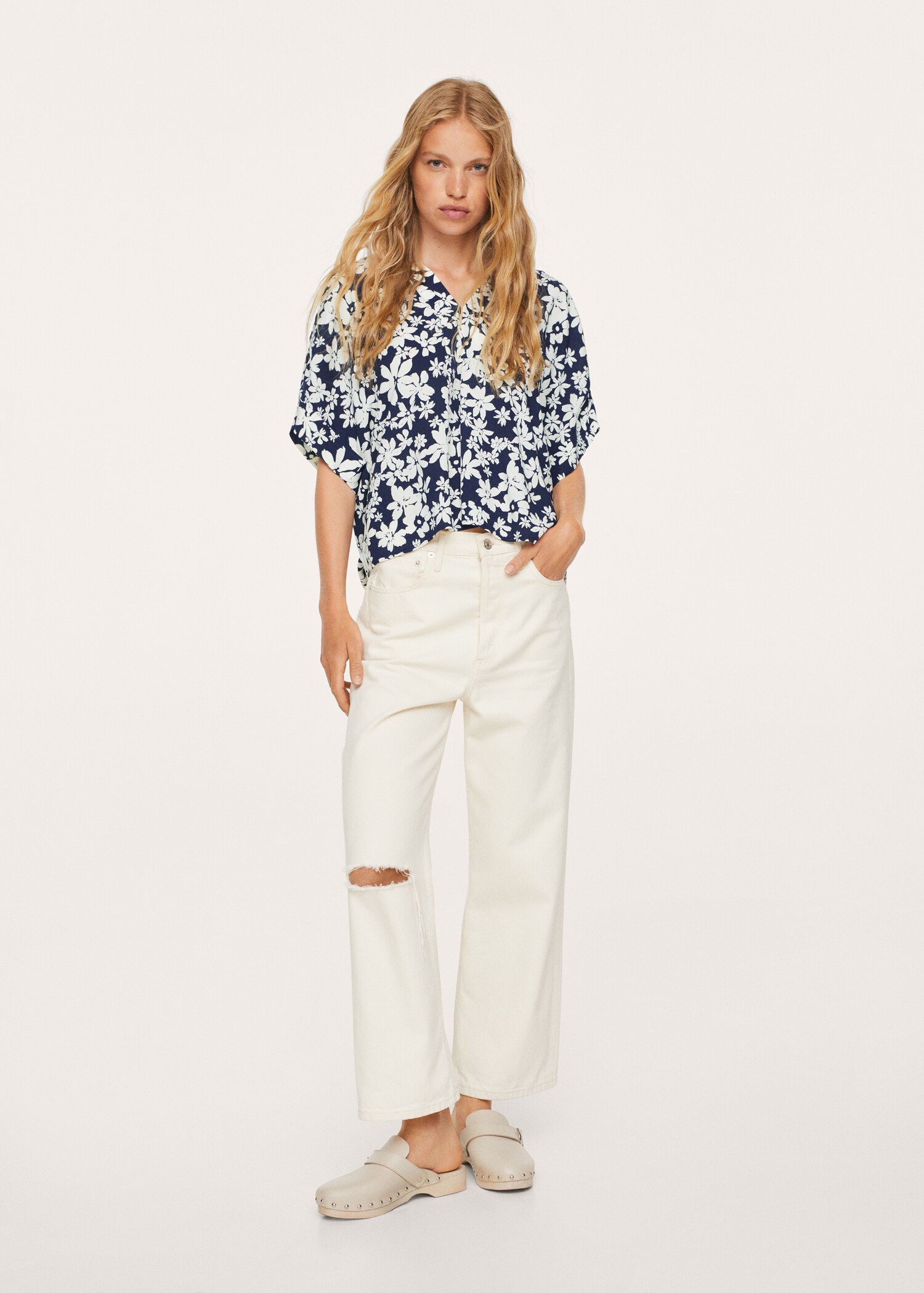 Blusa fluida estampado floral - Plano general