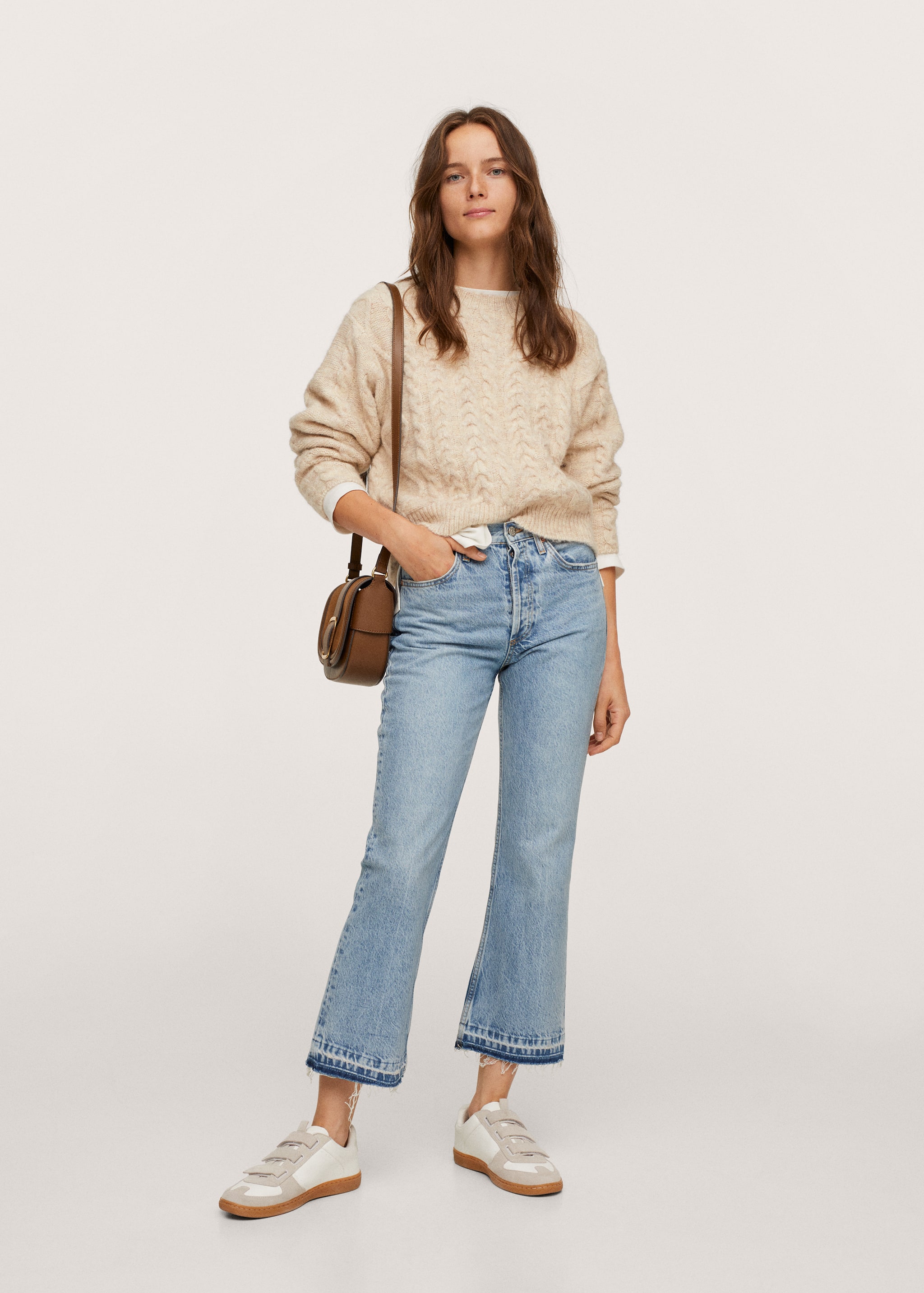 Mid-rise flared jeans - General plane