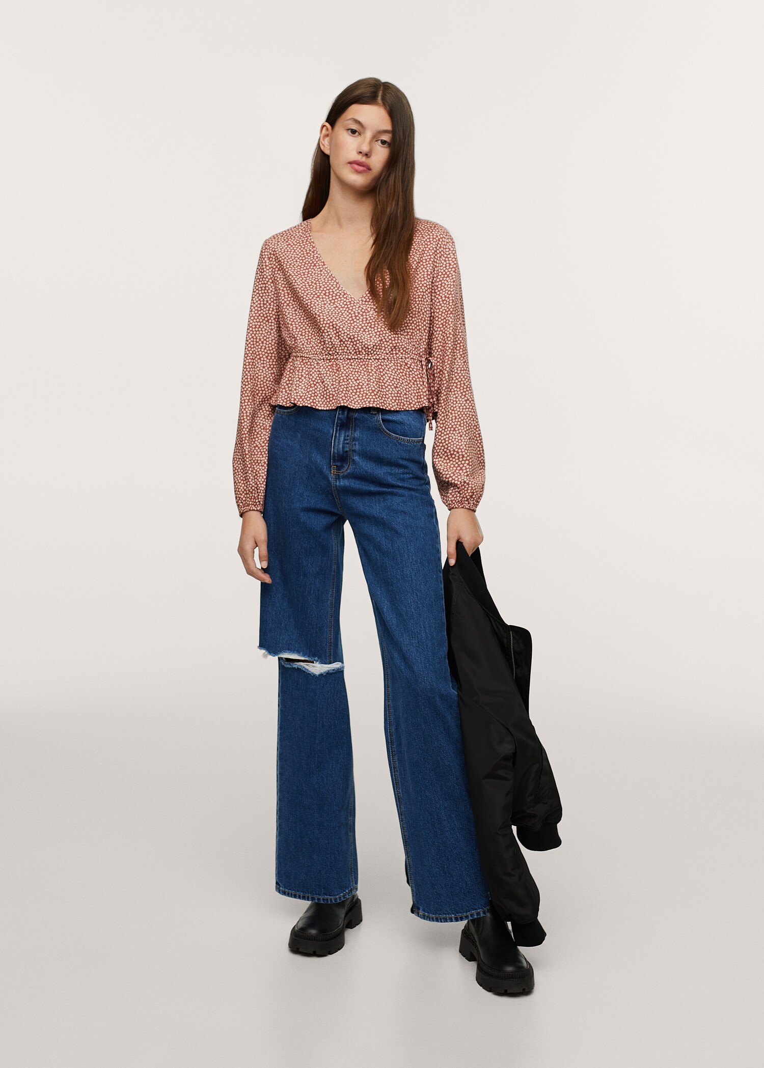 Blusa cruzada flores - Plano general