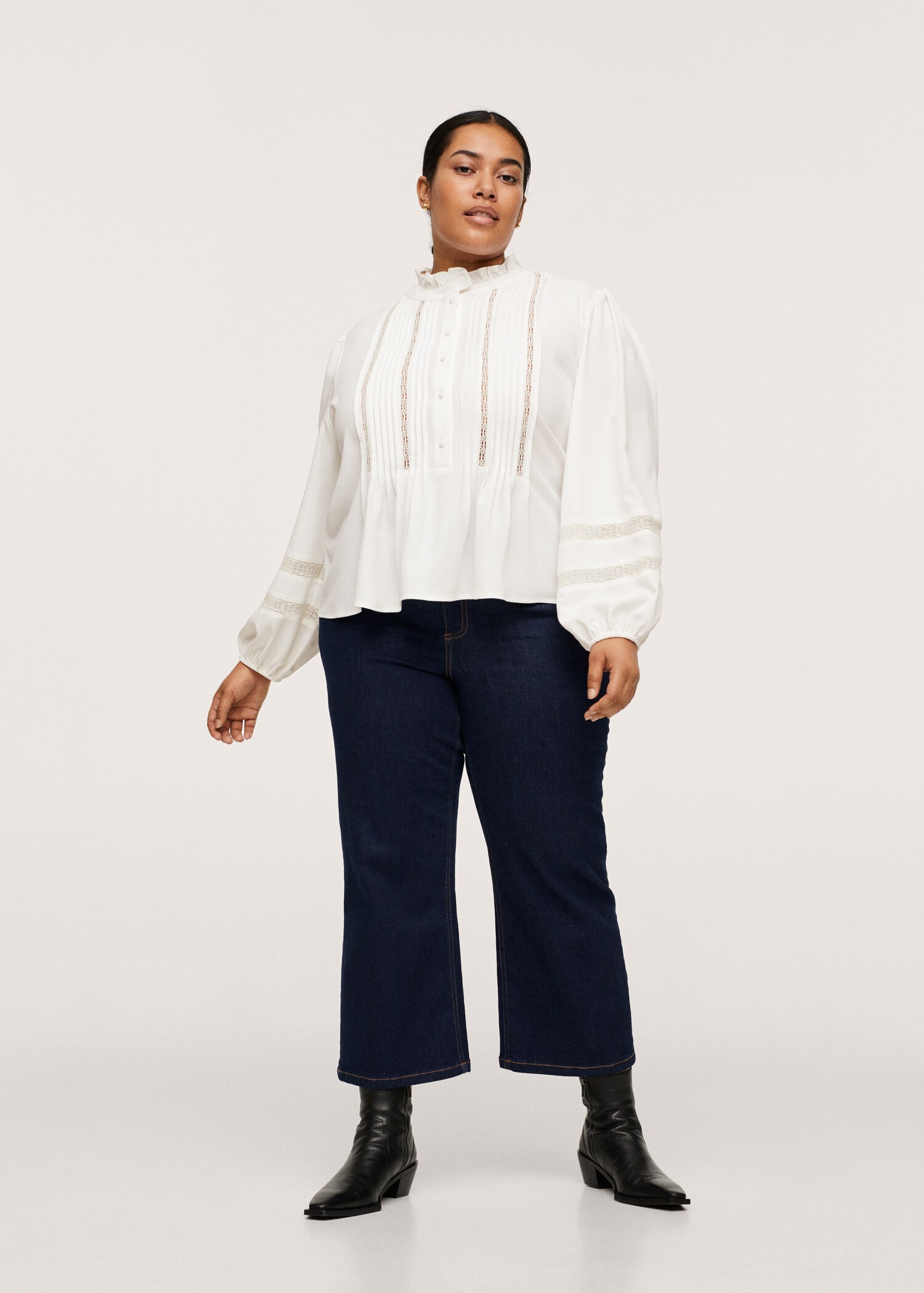 Pleated details blouse - General plane