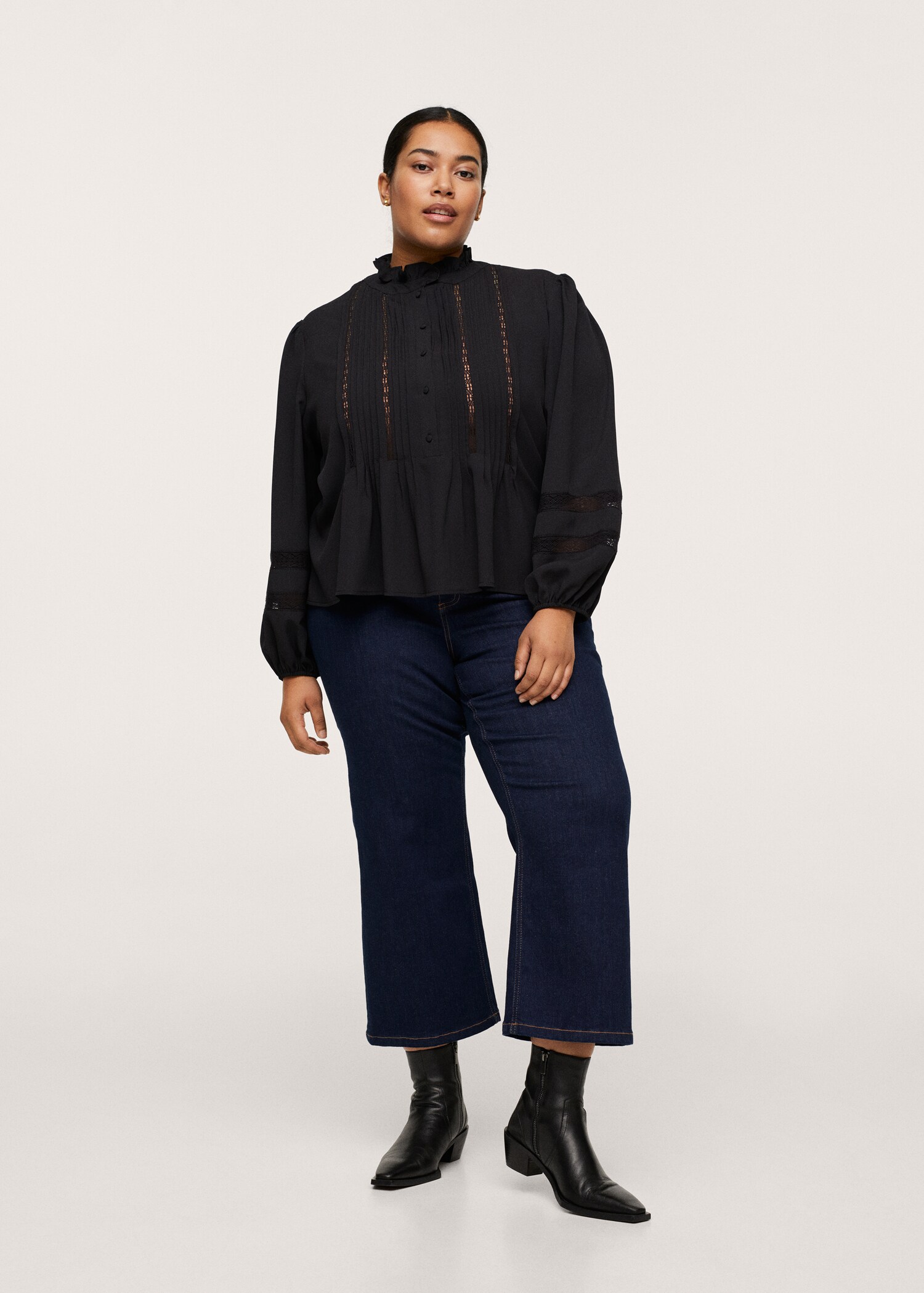 Pleated details blouse - General plane