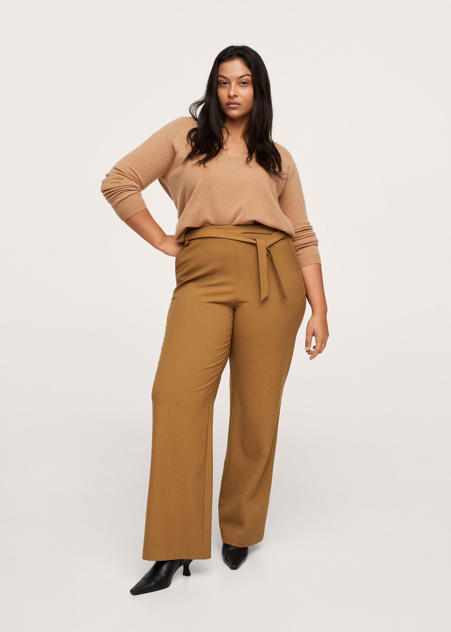 Pantalón wideleg tiro alto - Plano general