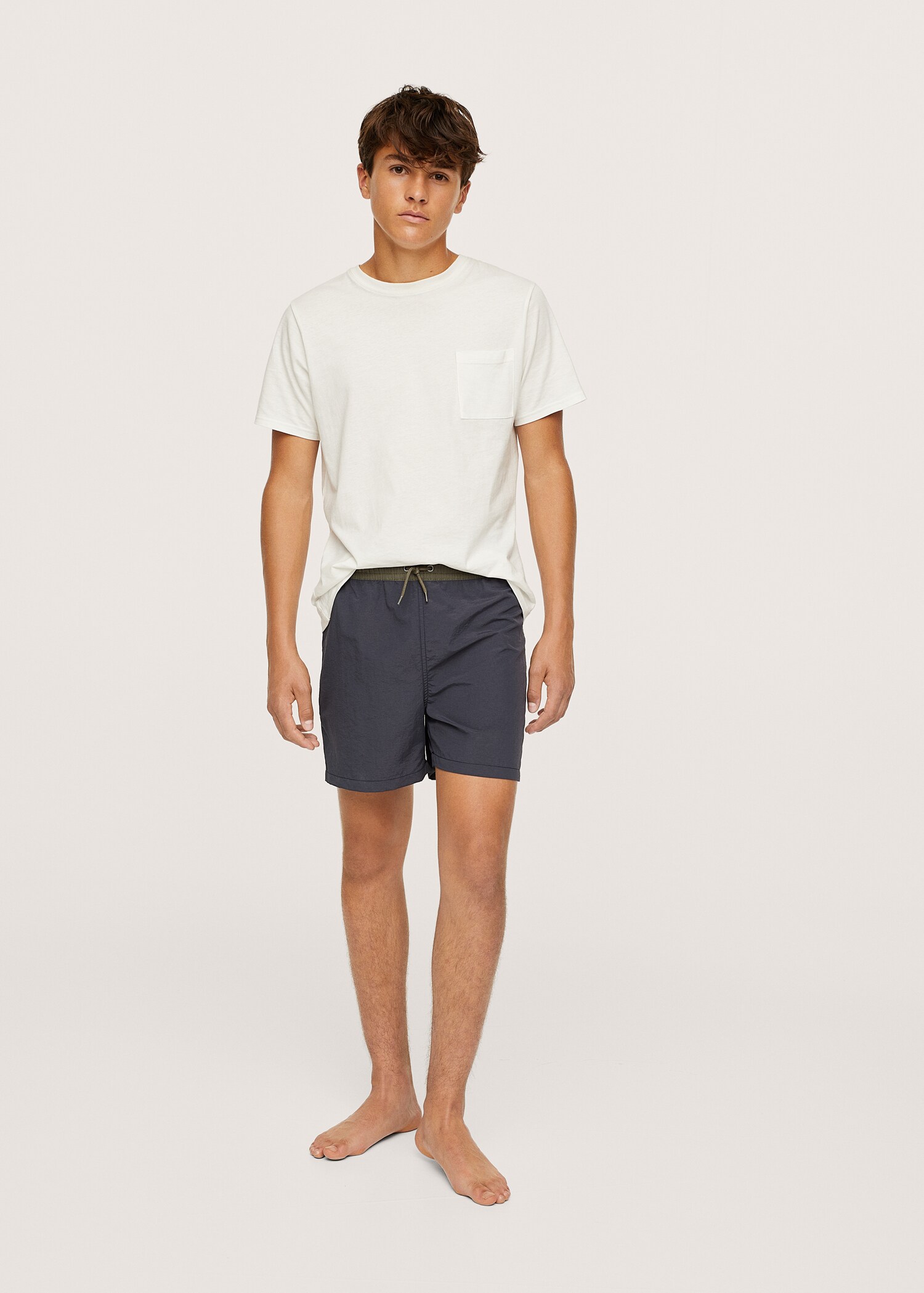 Zweifarbige Badeshorts - Allgemeine Ansicht