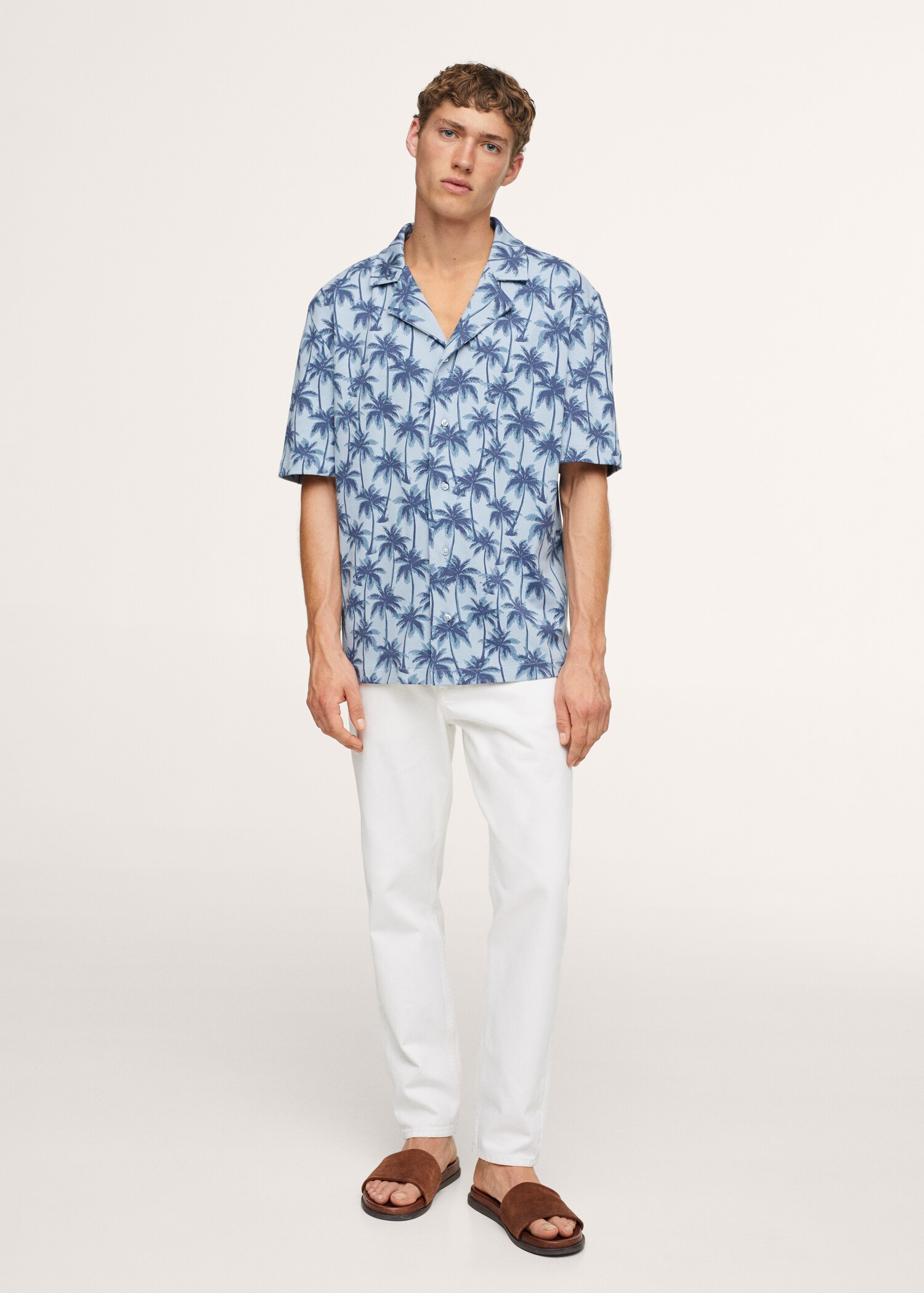 Camisa estampada hawaiana - Plano general