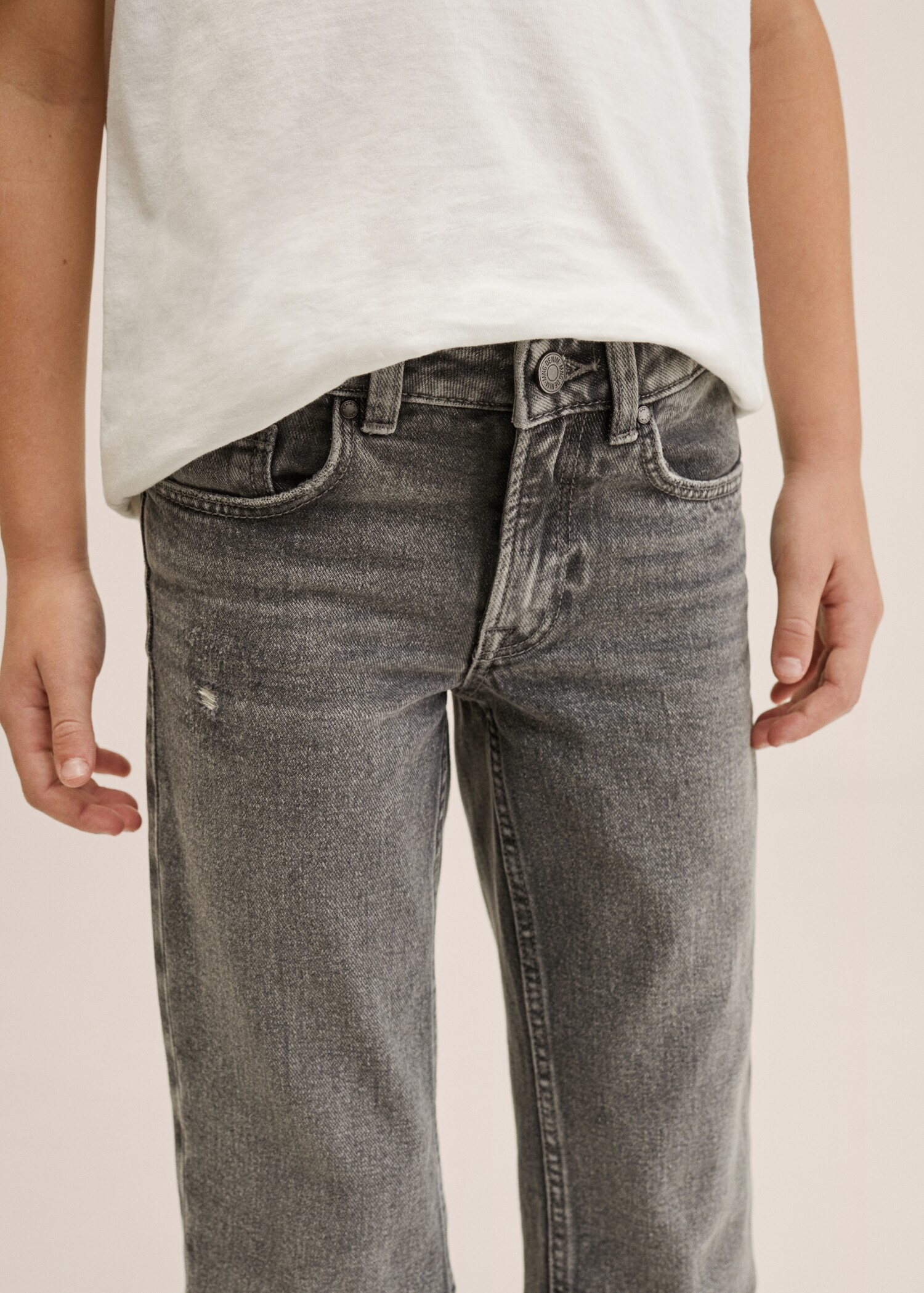 Washed slim-fit jeans - Details of the article 1
