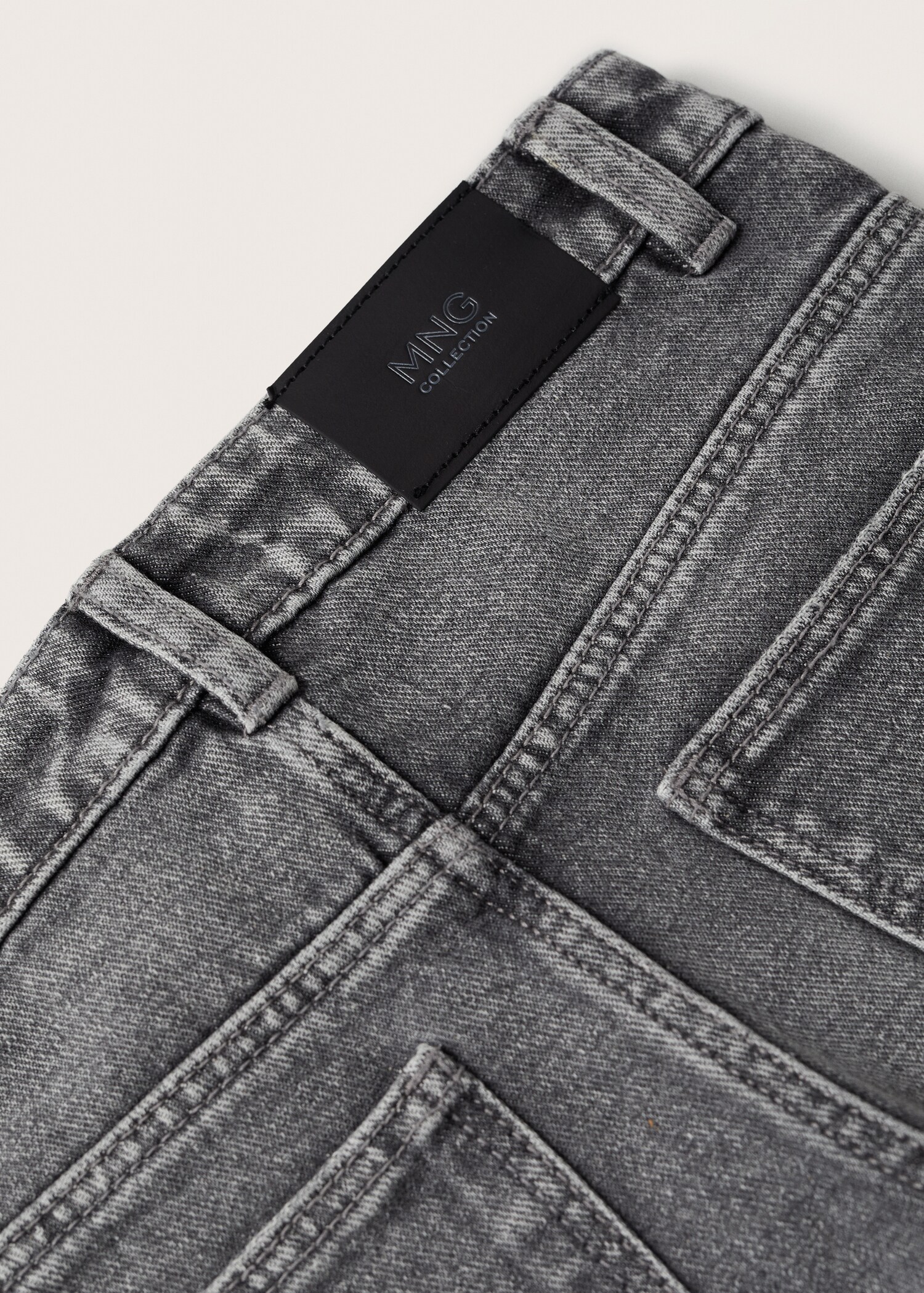 Washed slim-fit jeans - Details of the article 8