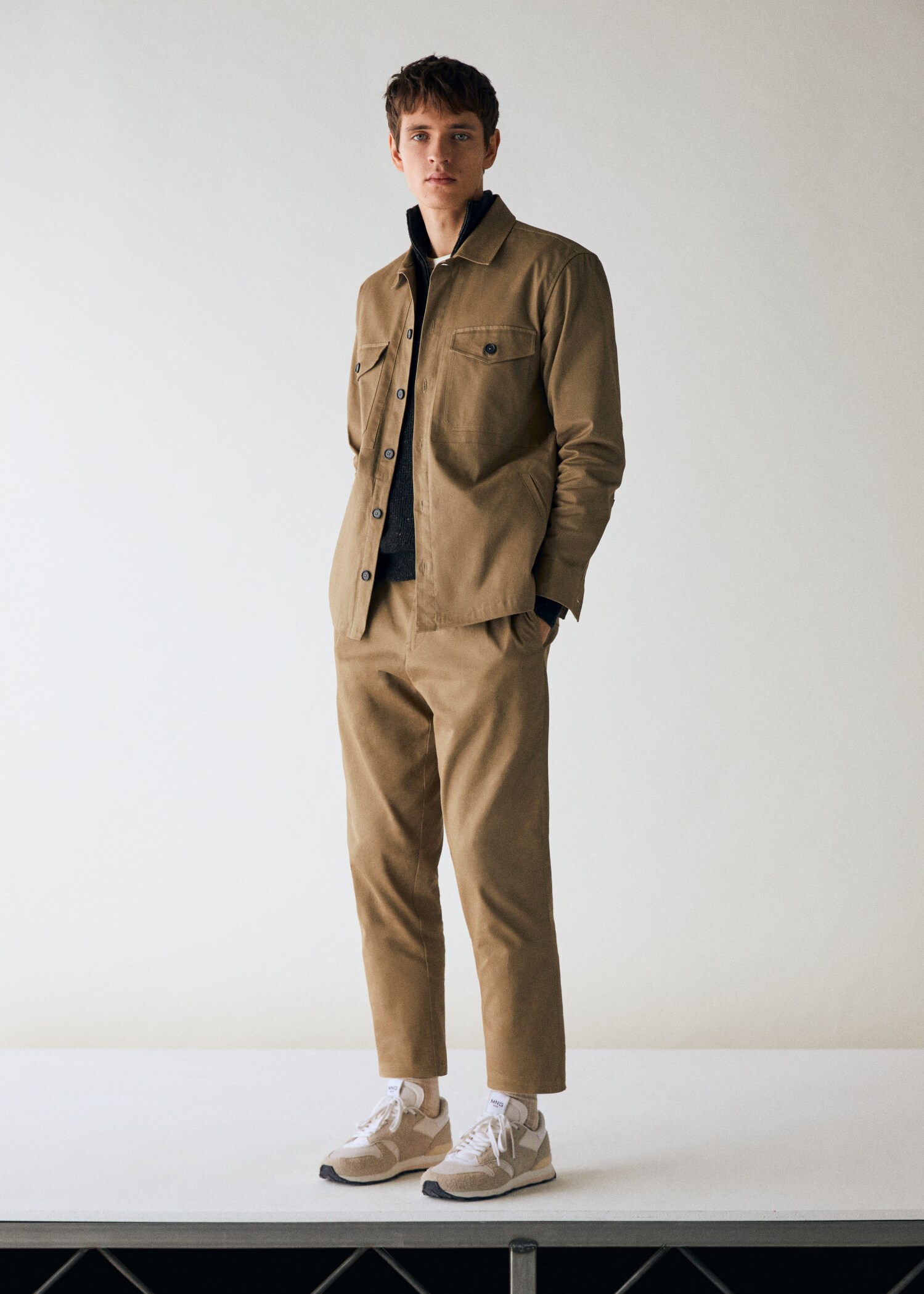 Kalhoty regular fit se záševky - Detail zboží 5