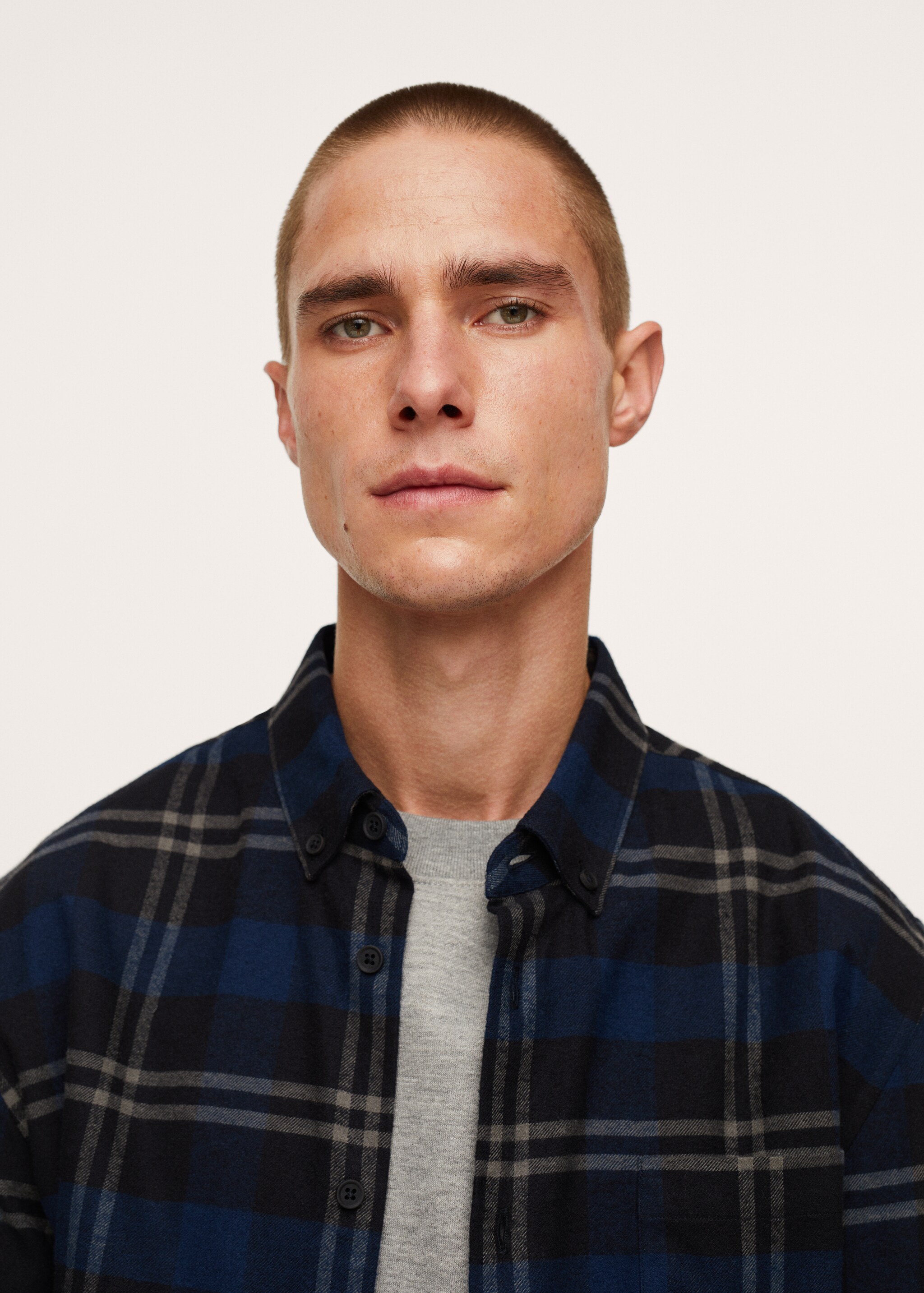 Checked flannel shirt - Details of the article 1