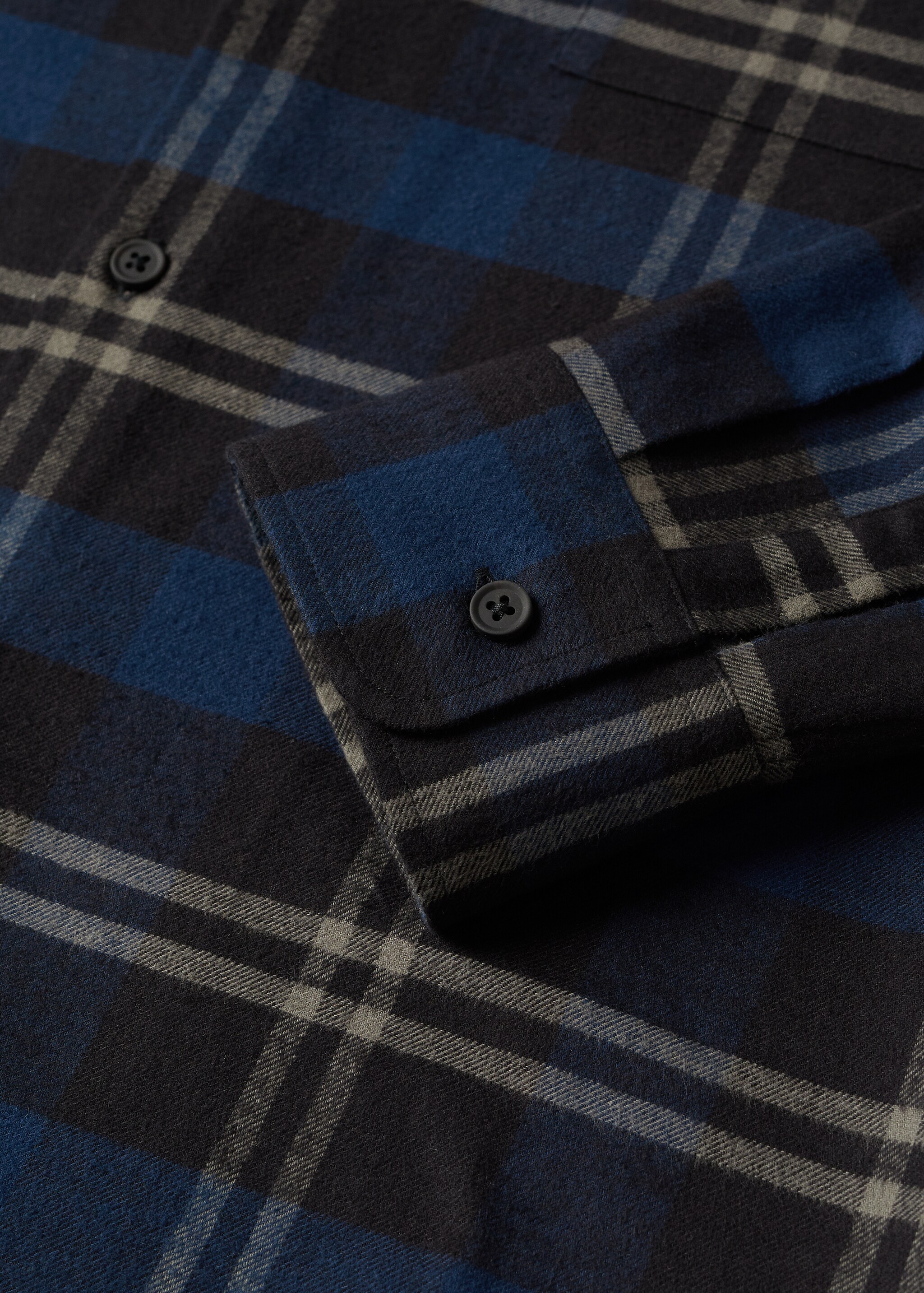 Checked flannel shirt - Details of the article 8
