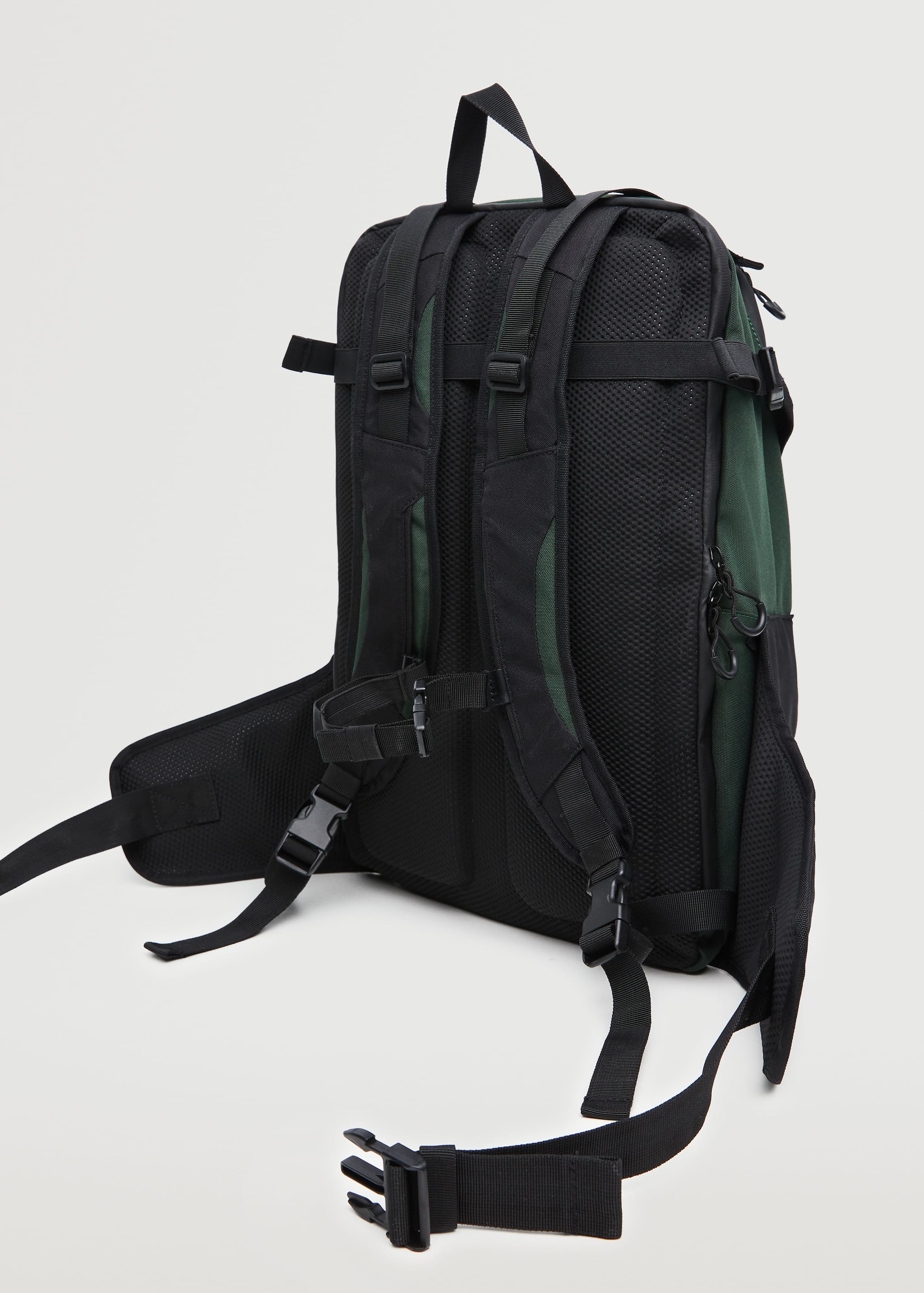 Multifunctional contrasting backpack - Details of the article 6