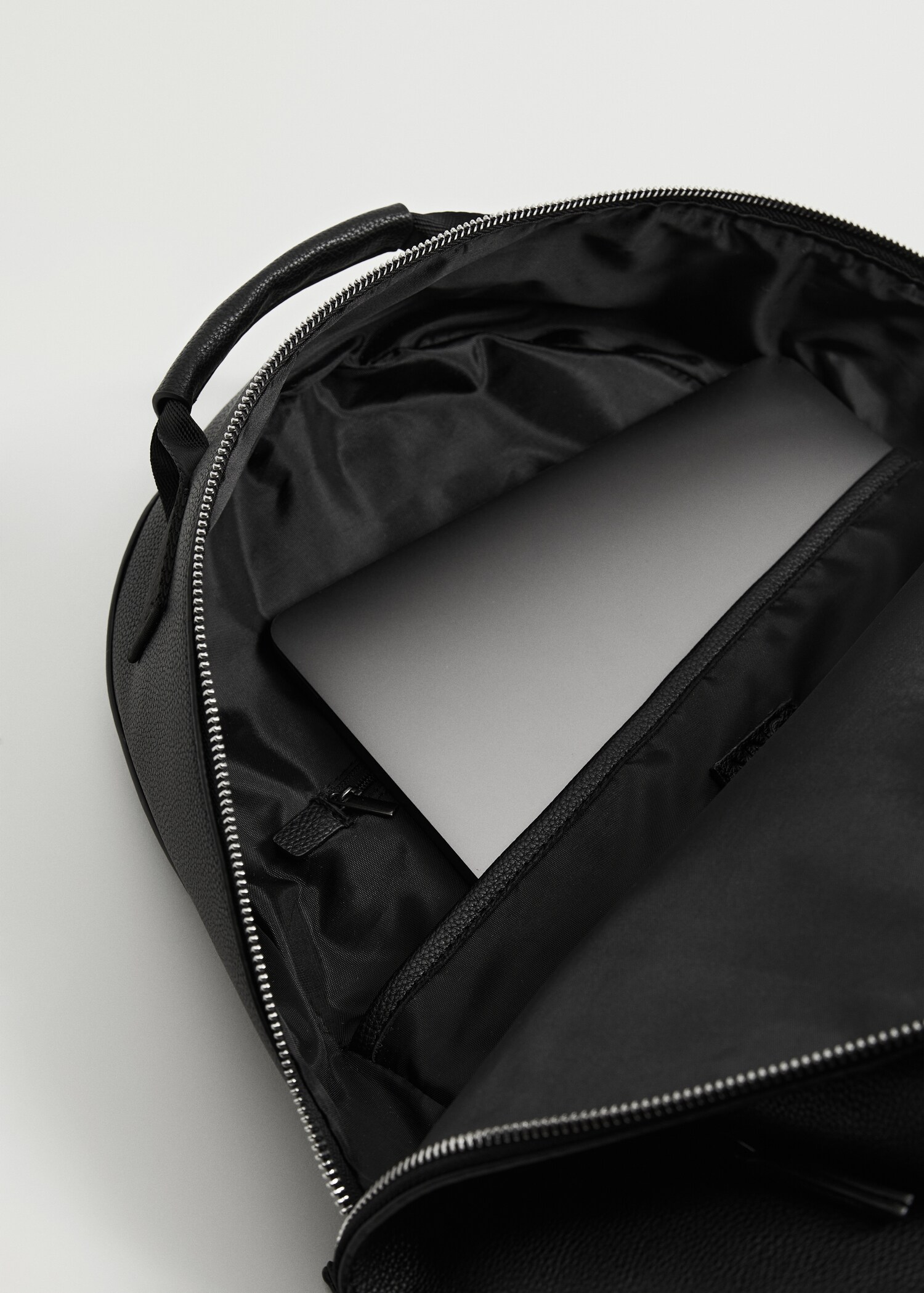 Mochila efecto piel - Detalle del artículo 3