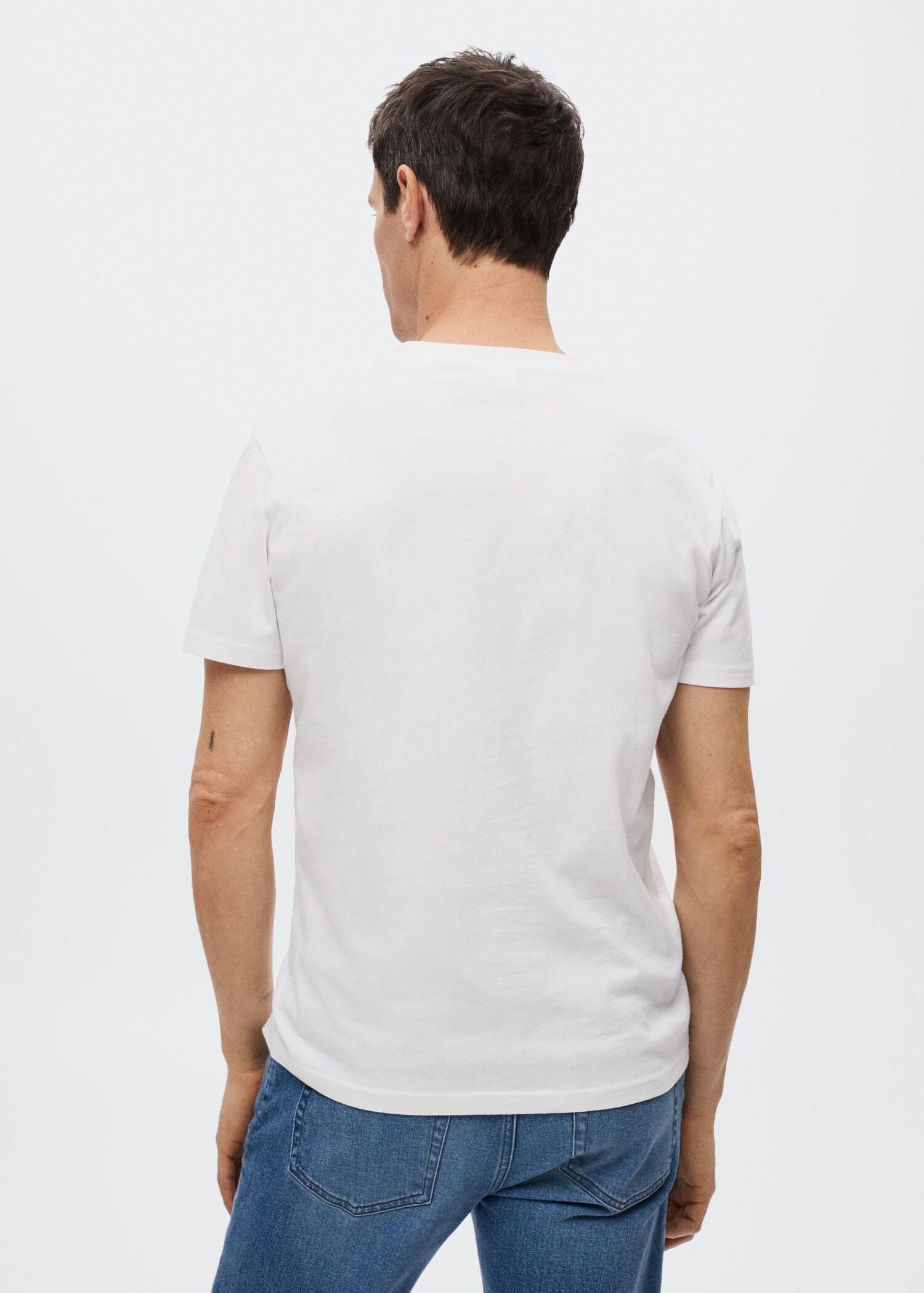 Sustainable cotton basic T-shirt - Reverse of the article