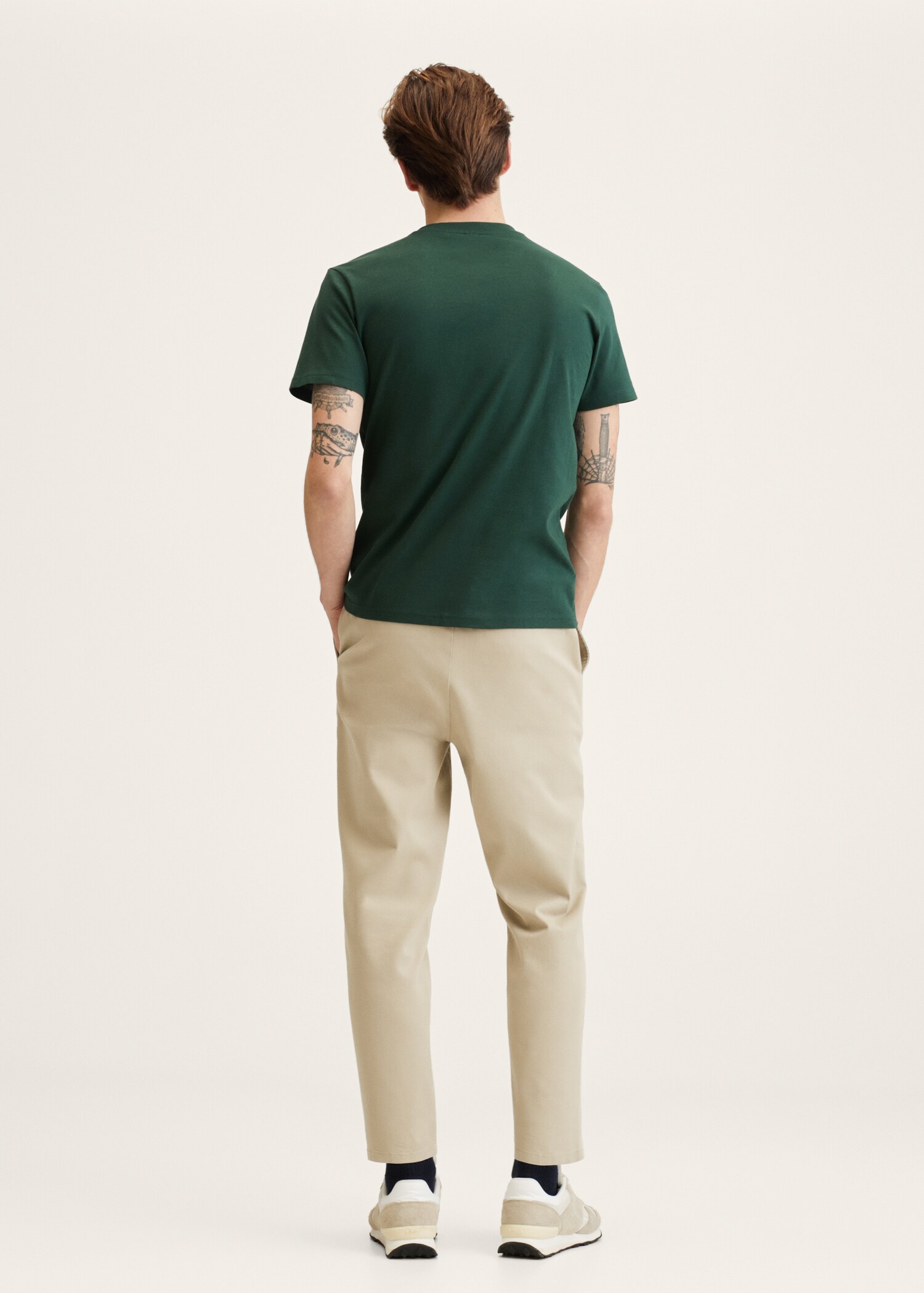 Sustainable cotton basic T-shirt - Reverse of the article