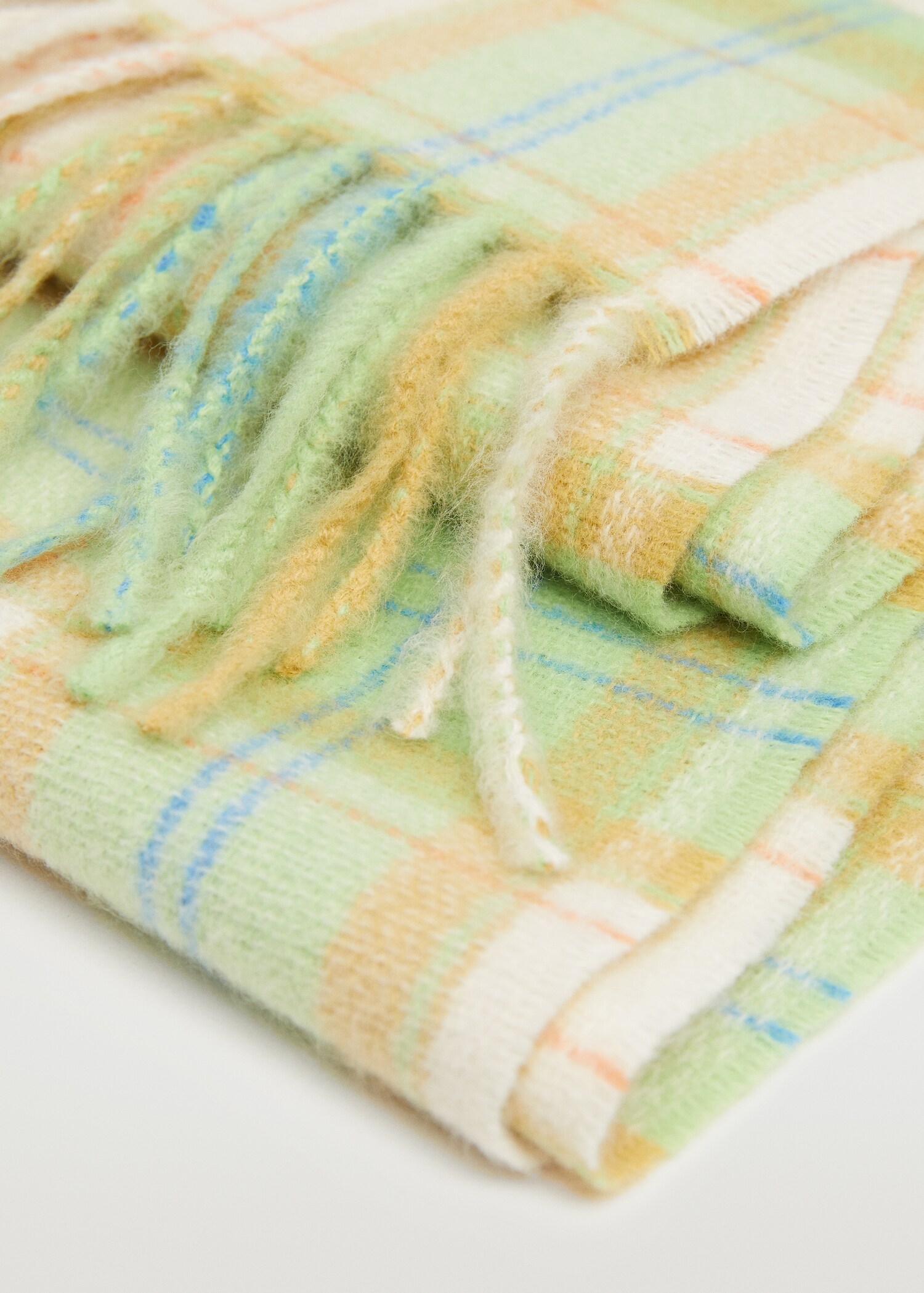 Fringed check scarf - Details of the article 2