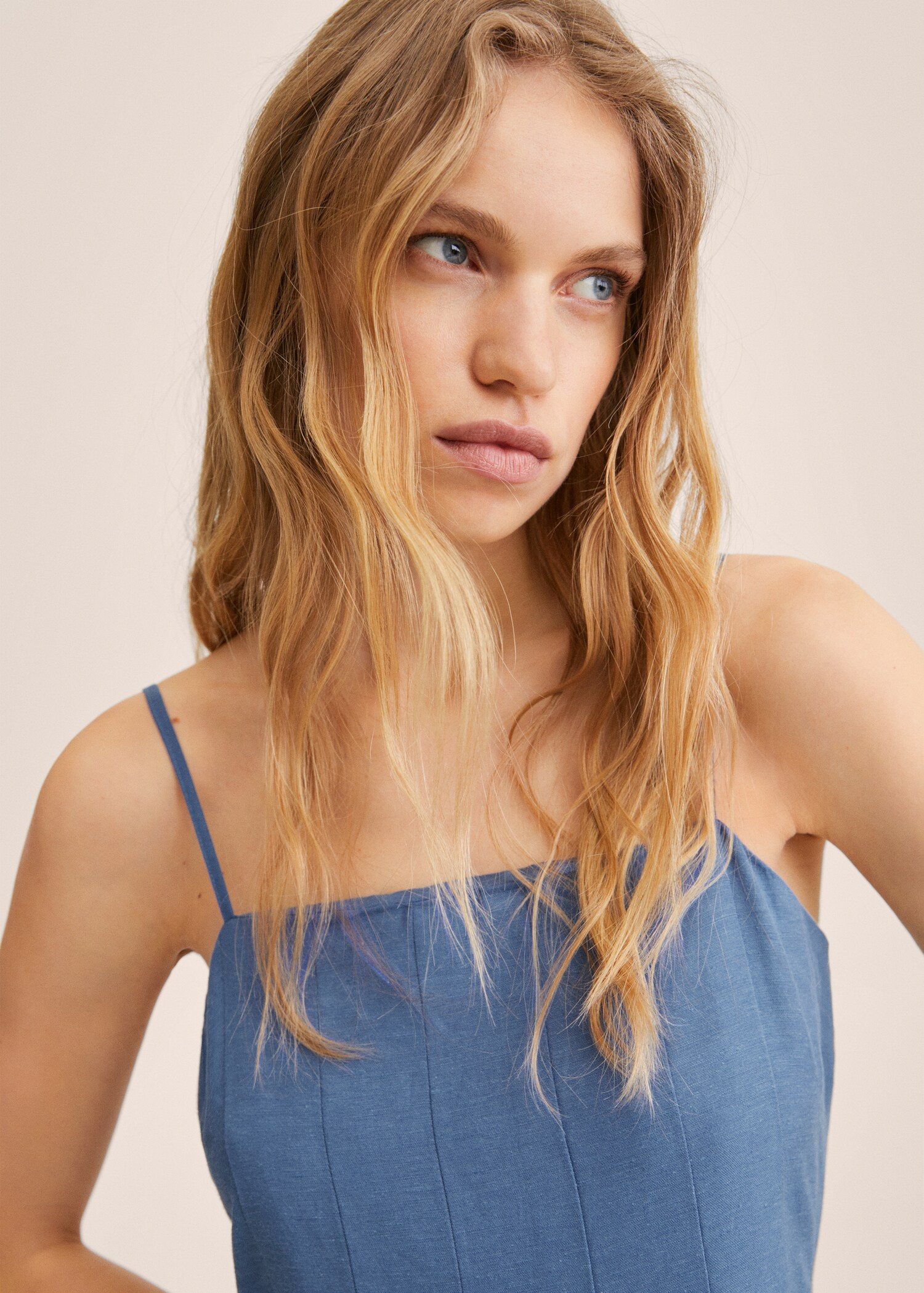 Cotton dress with dart detail  - Details of the article 1
