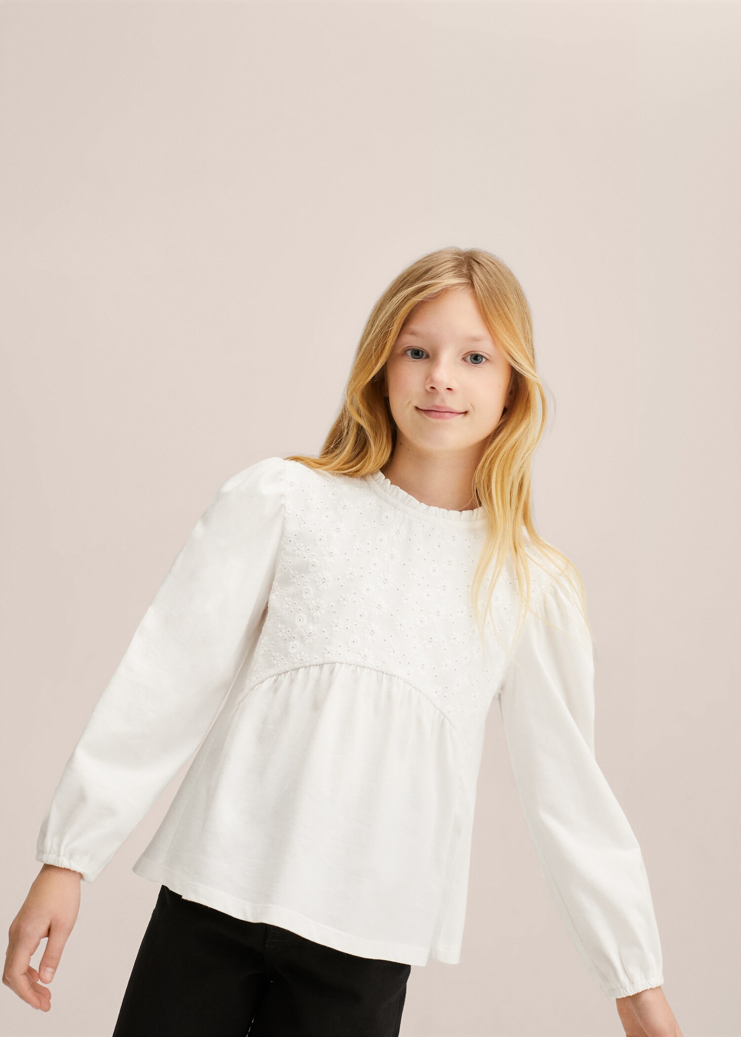 Embroidered long-sleeved t-shirt - Details of the article 1