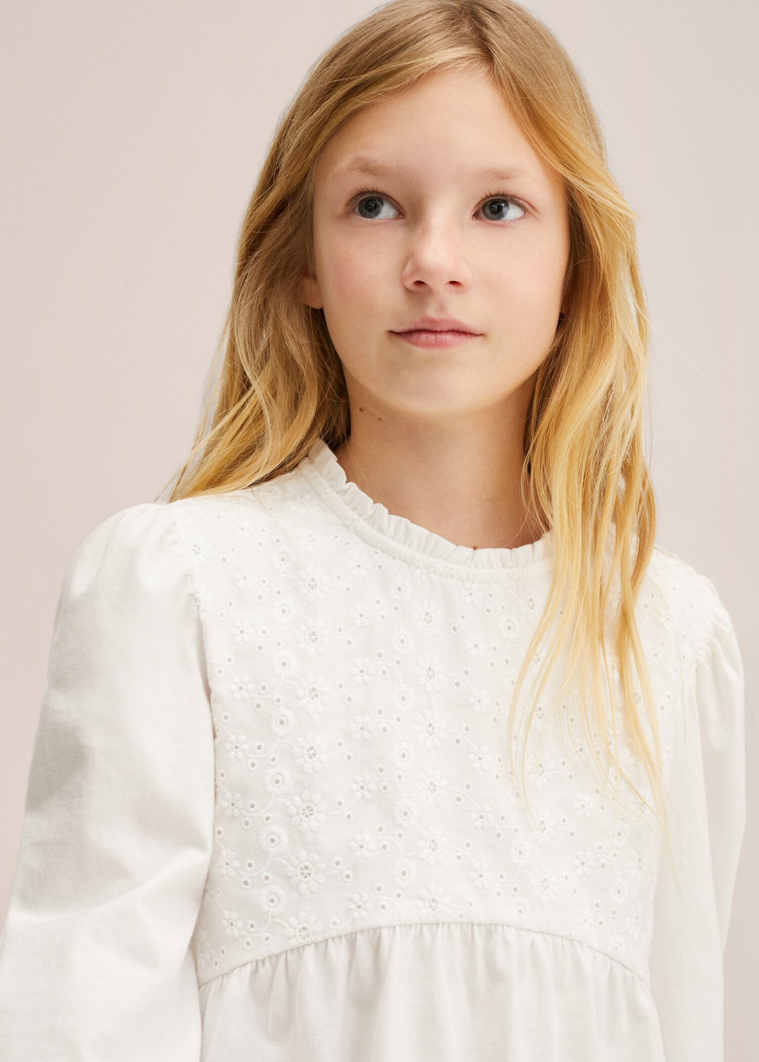 Embroidered long-sleeved t-shirt - Details of the article 2