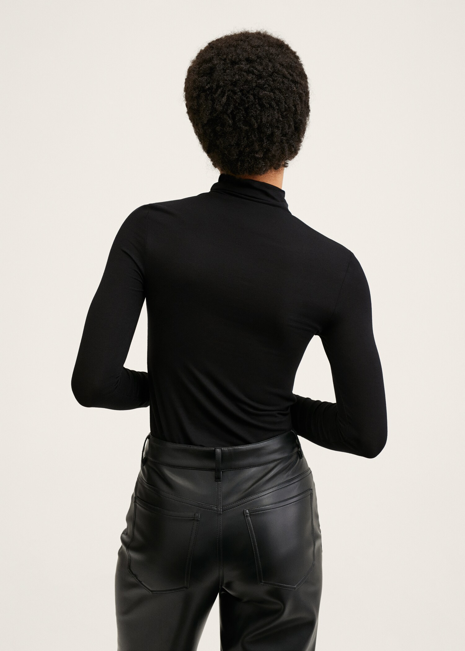 Camiseta manga larga cuello alto - Reverso del artículo