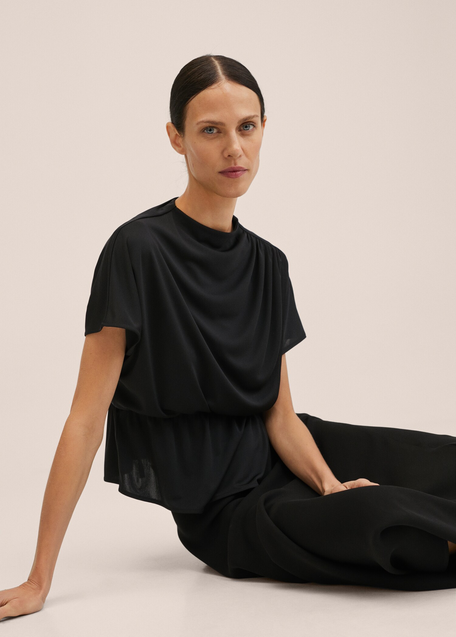 T-shirt with gathered waist  - Details of the article 2