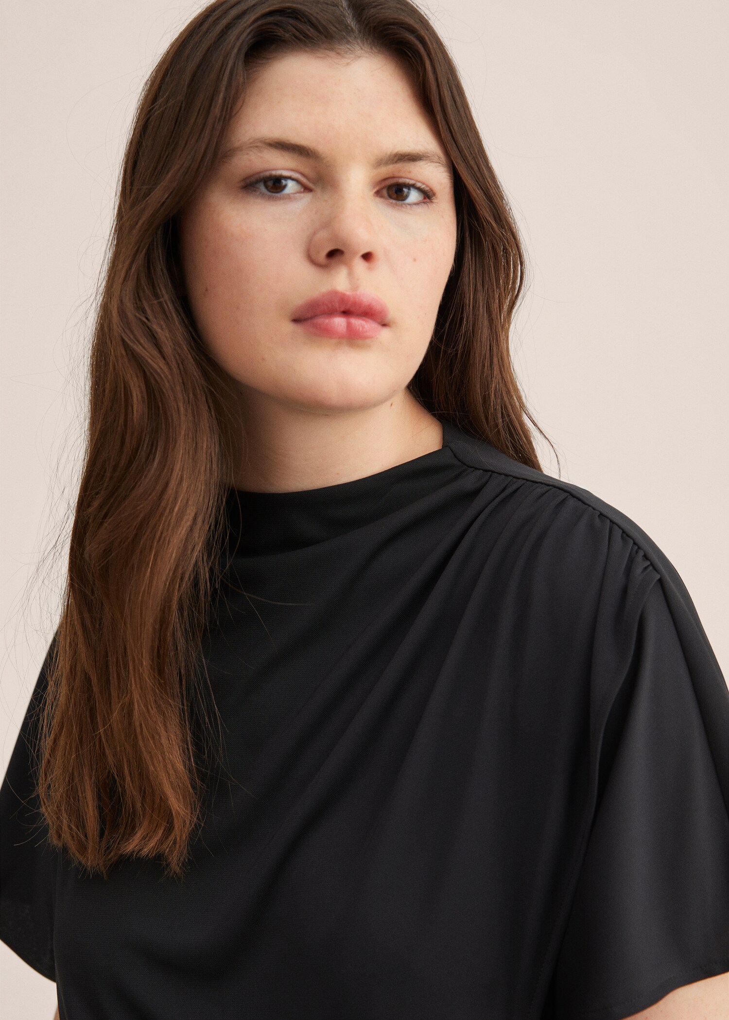 T-shirt with gathered waist  - Details of the article 5