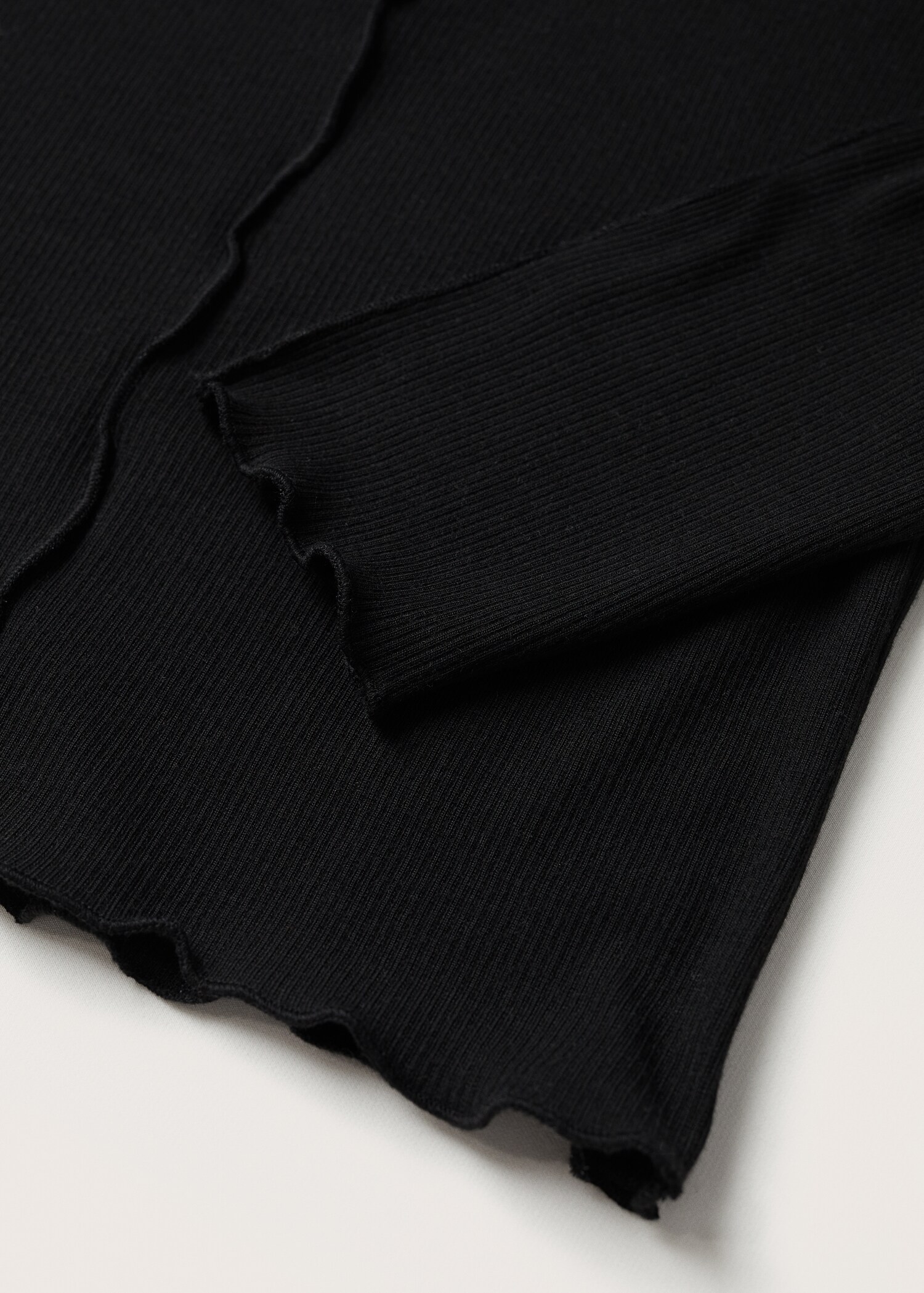 Langärmliges T-Shirt mit Rippstruktur - Detail des Artikels 8