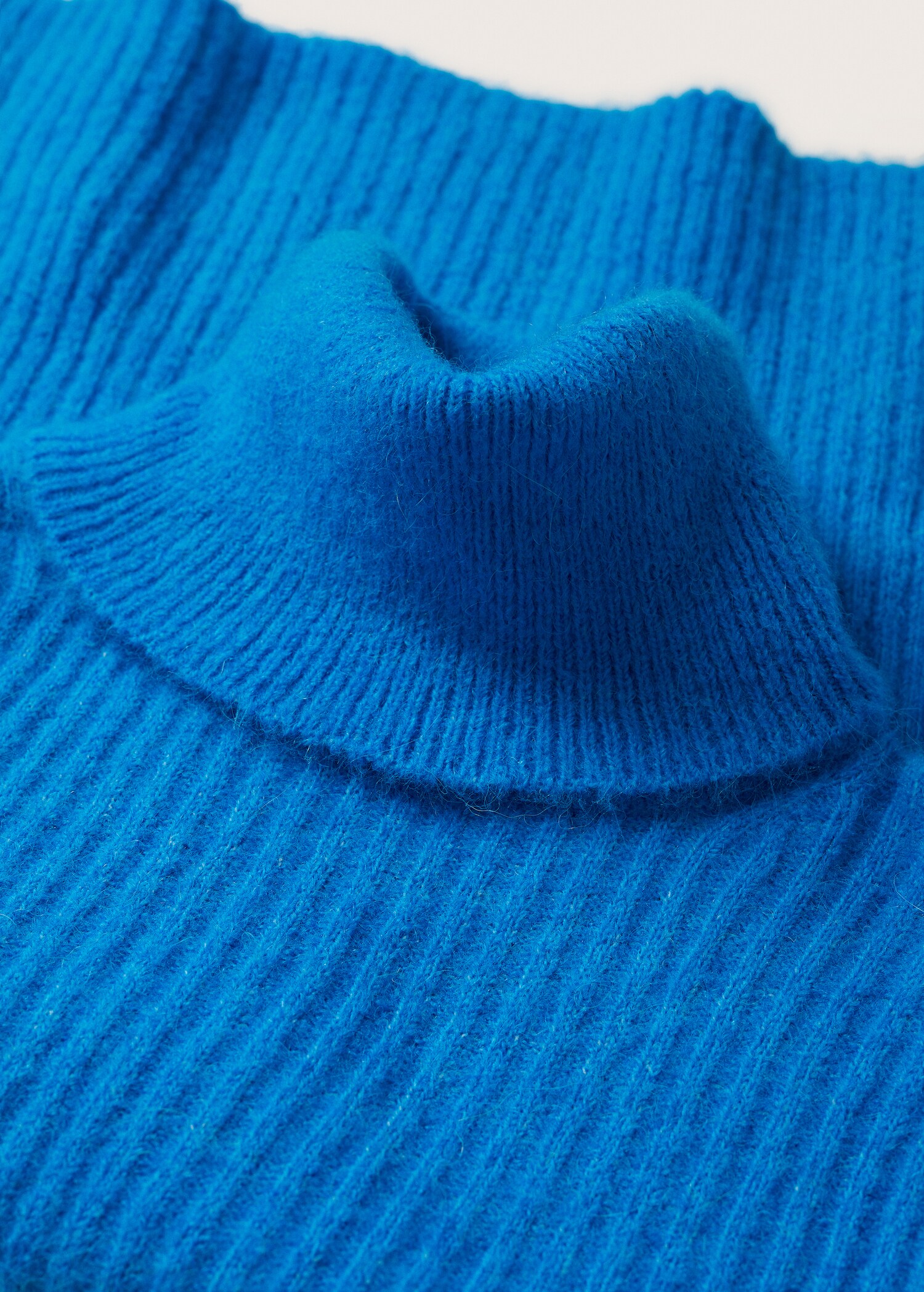 Jersey canalé cuello vuelto - Detalle del artículo 8