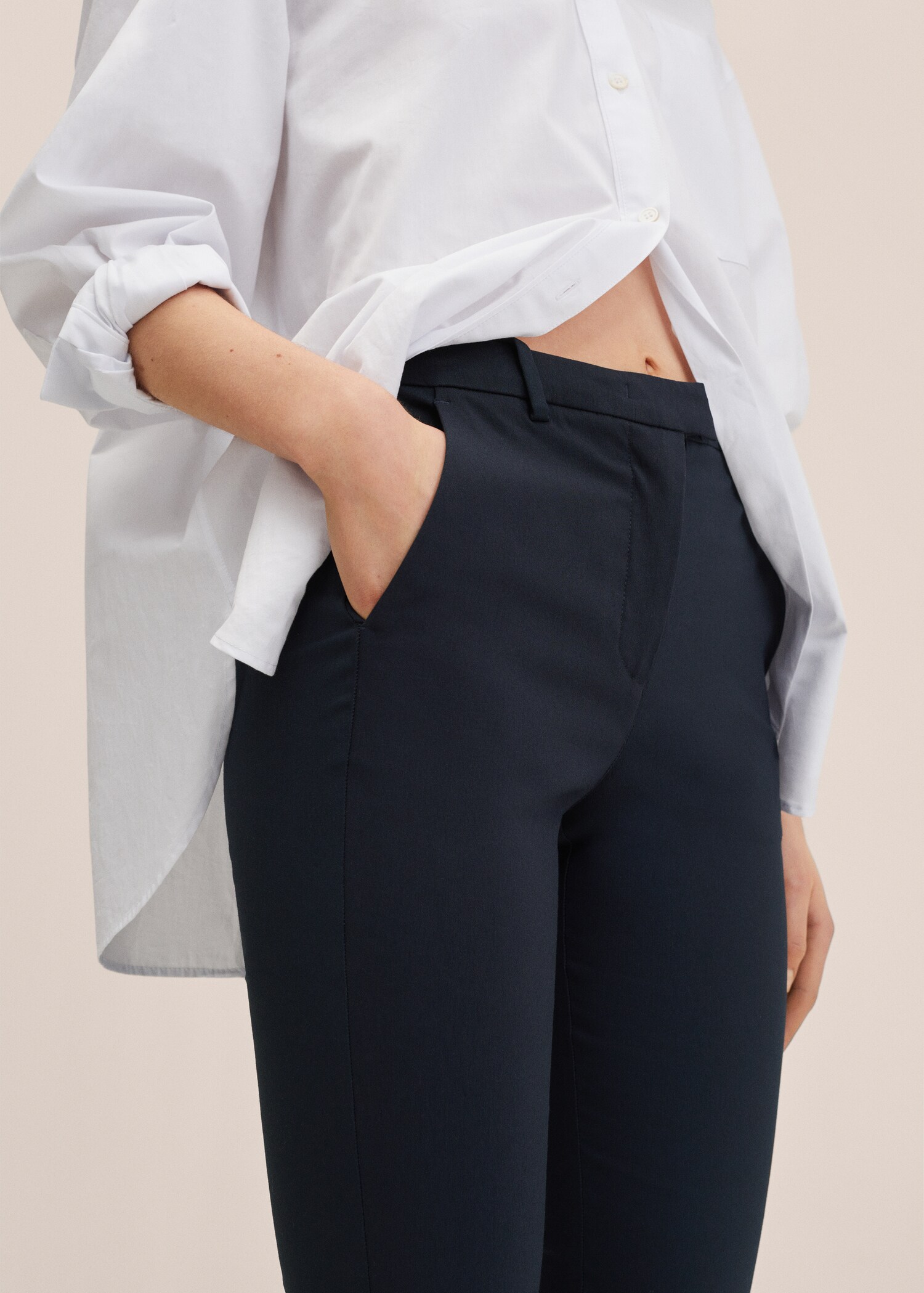 Kratší kalhoty střihu skinny - Náhled ve středové rovině