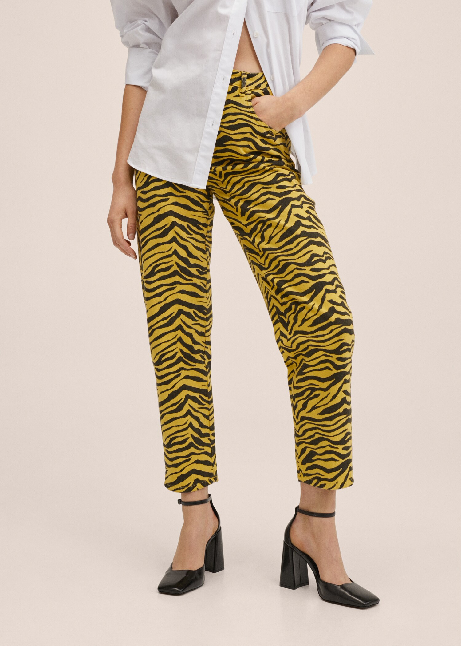 Vaqueros tapered animal print - Plano medio