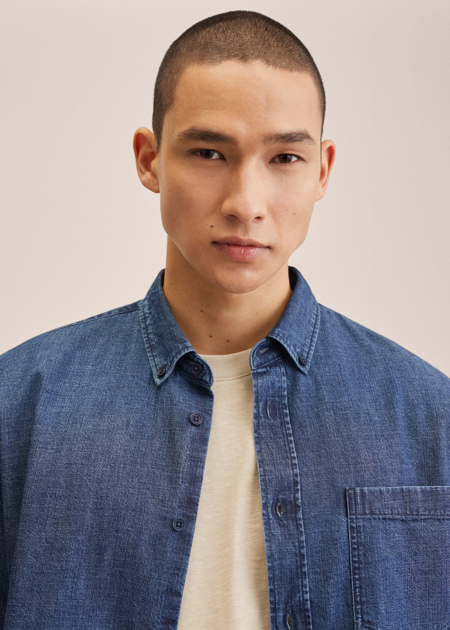 Regular-fit denim shirt - Details of the article 1