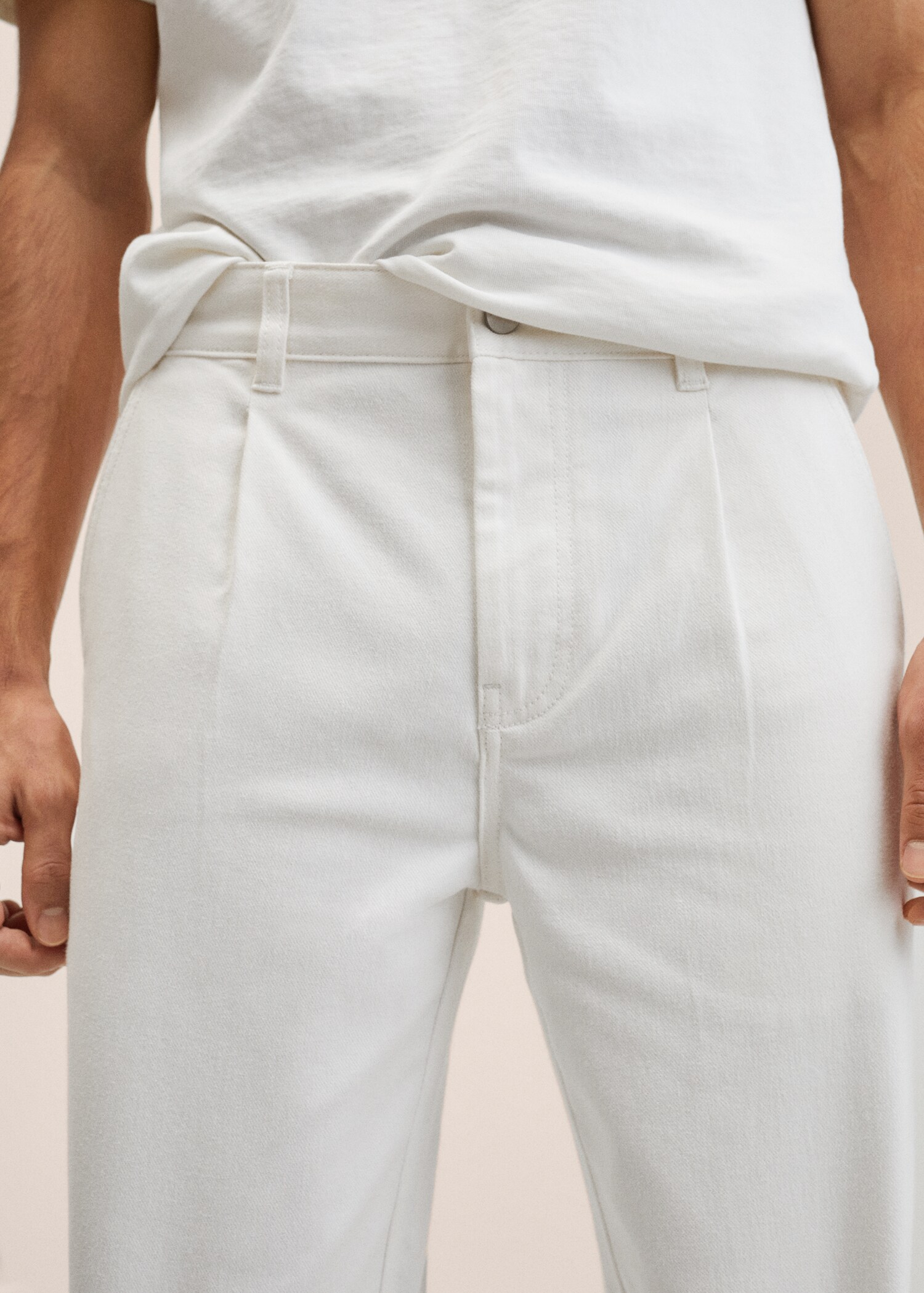 Slim-fit pleated jeans  - Details of the article 1