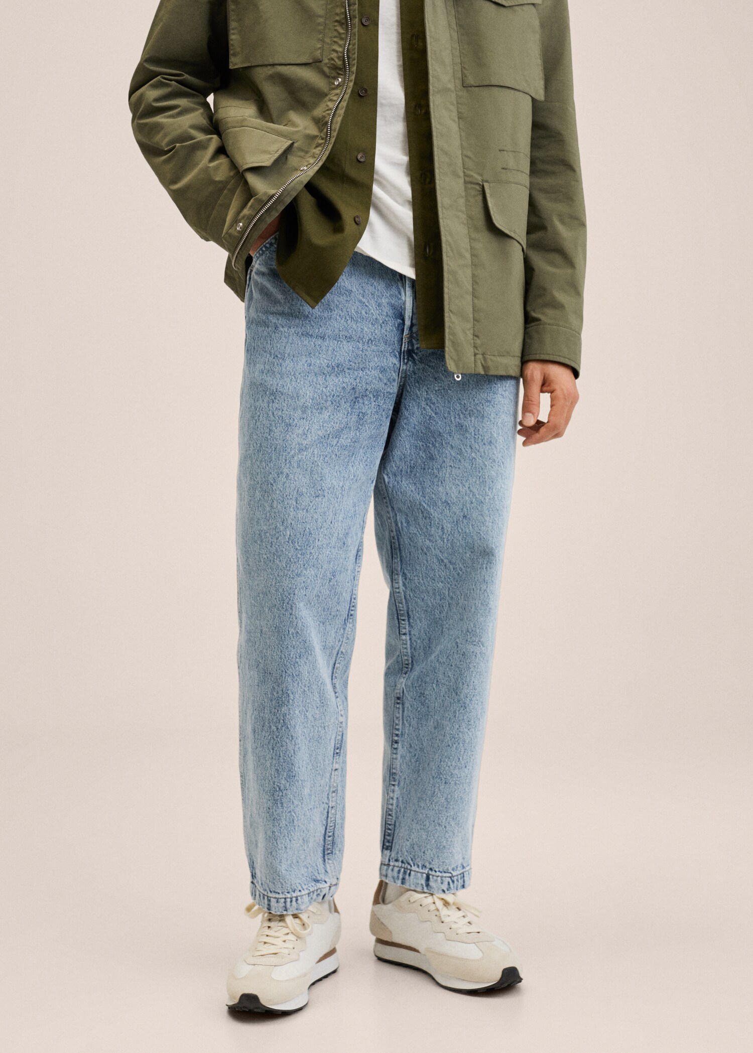Vaqueros tapered loose cropped  - Plano medio