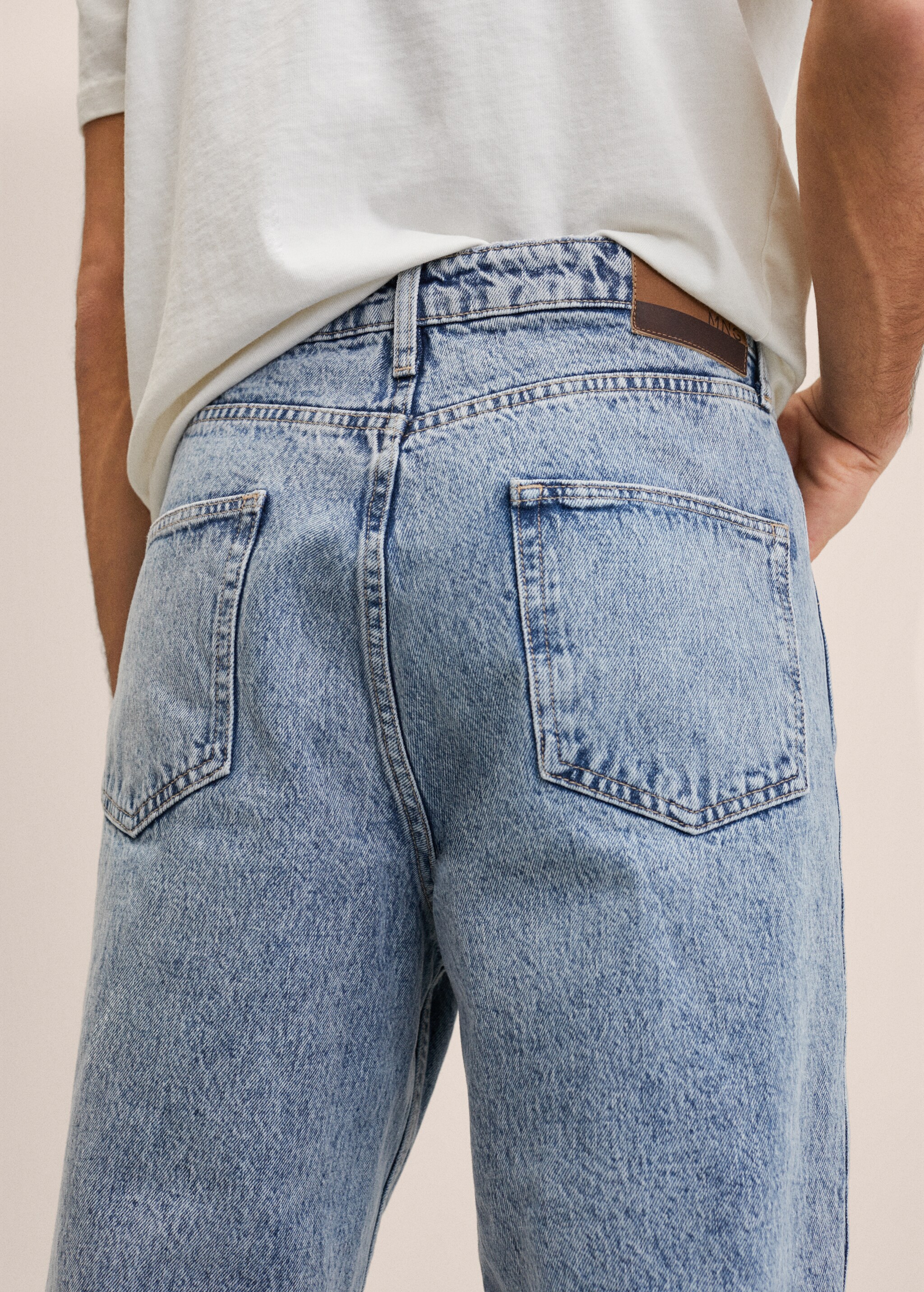 Tapered loose-fit cropped jeans  - Details of the article 2