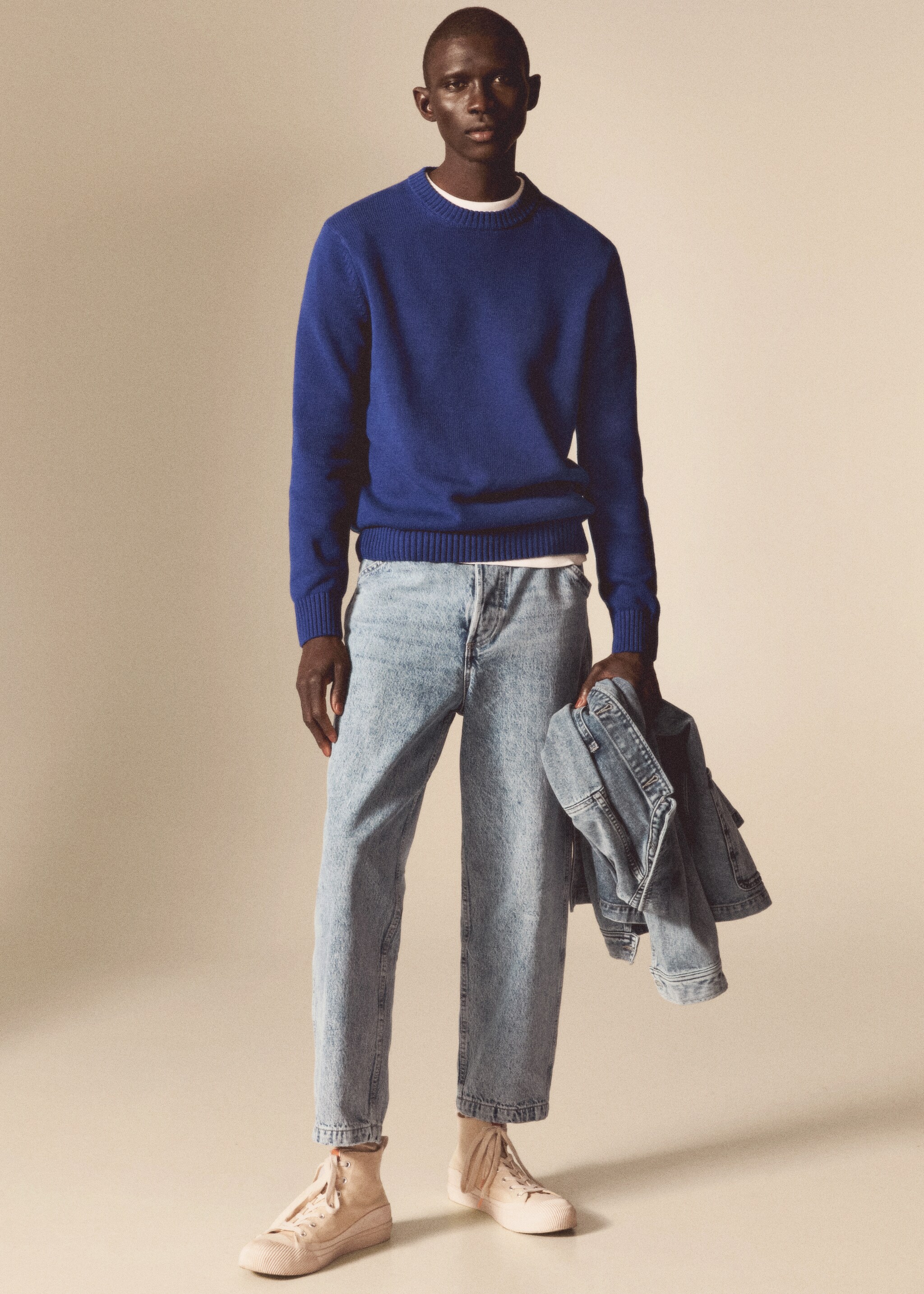 Tapered loose-fit cropped jeans  - Details of the article 5