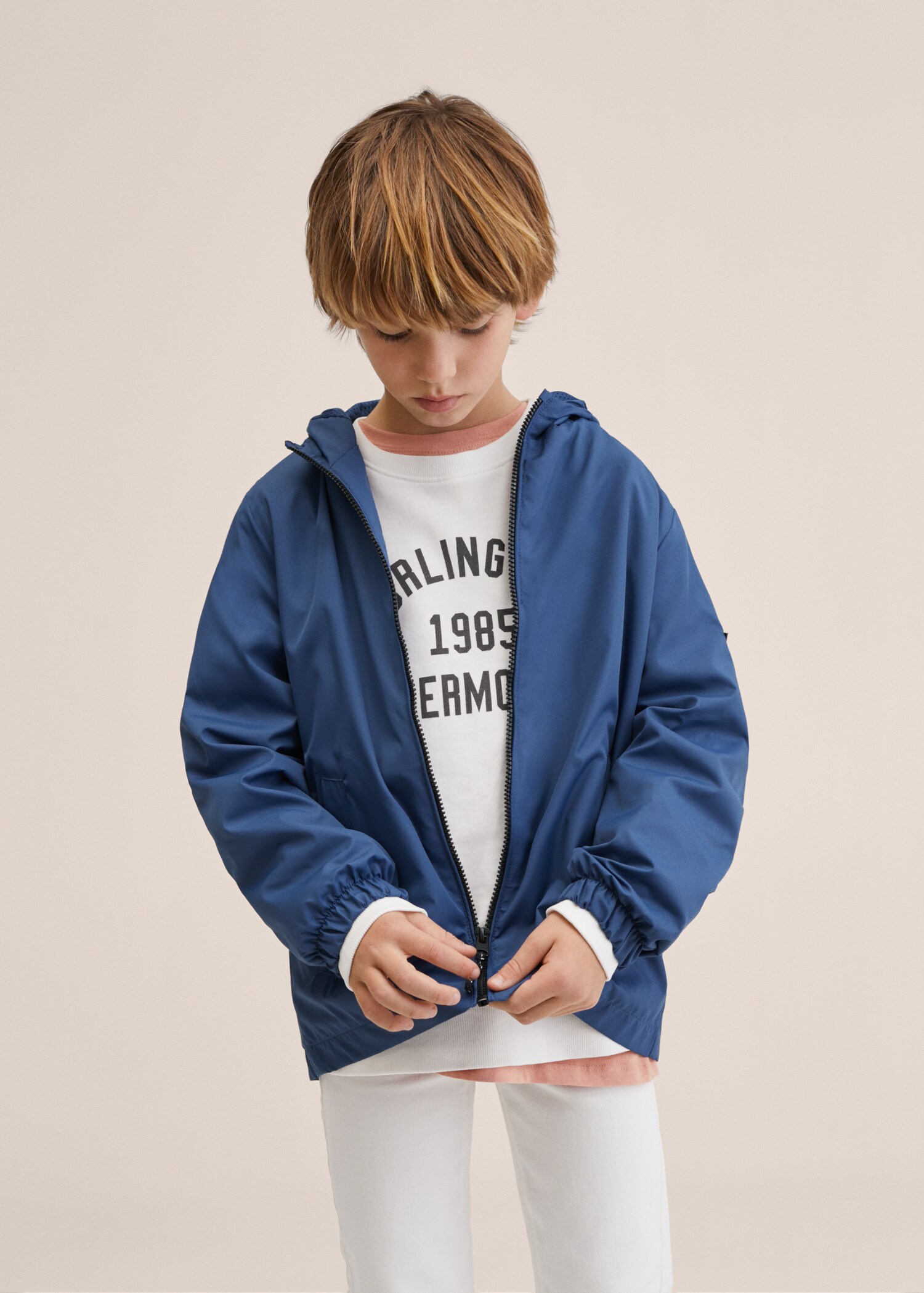 Hooded windbreaker jacket - Details of the article 1