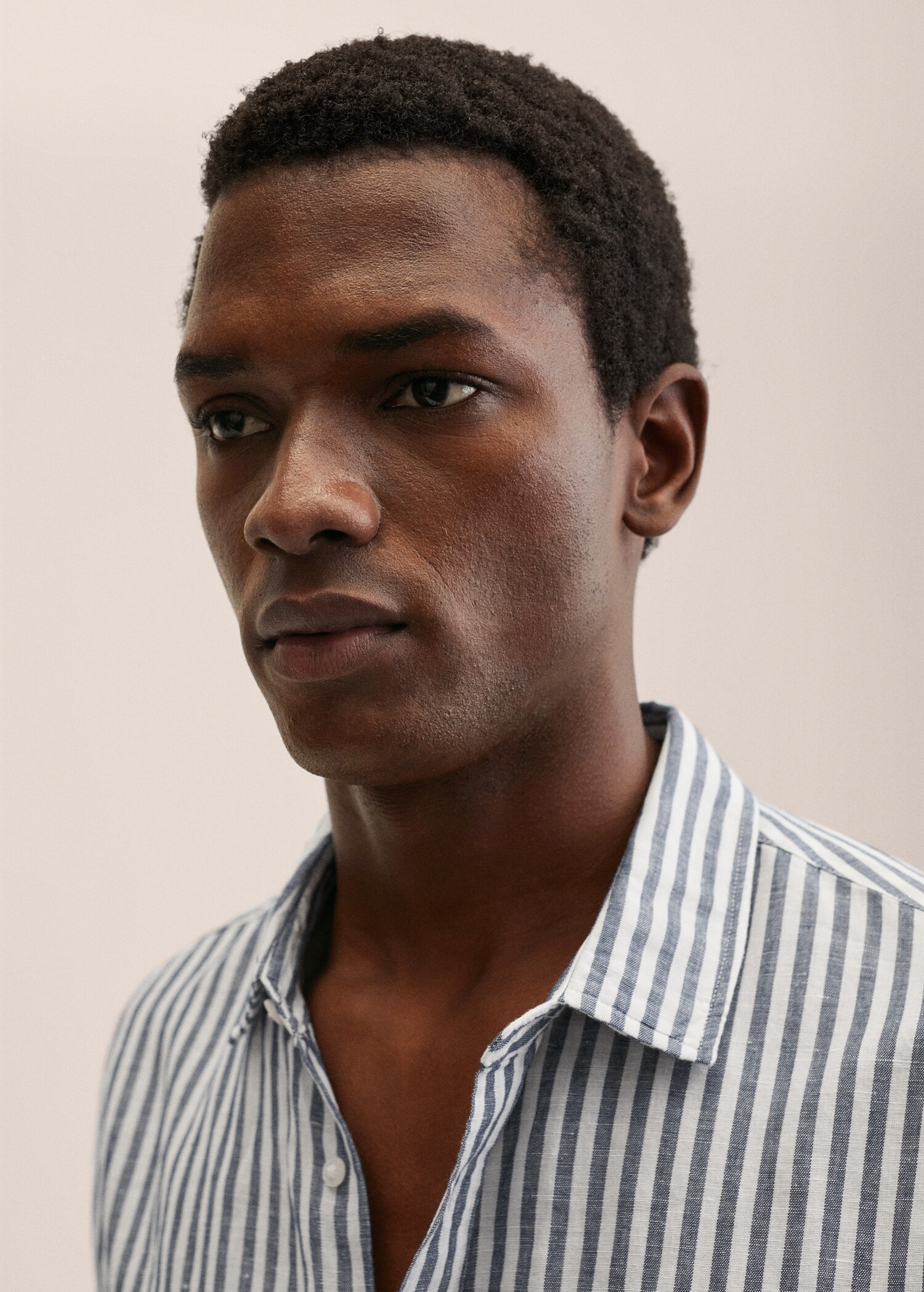 Slim fit striped linen shirt - Details of the article 1