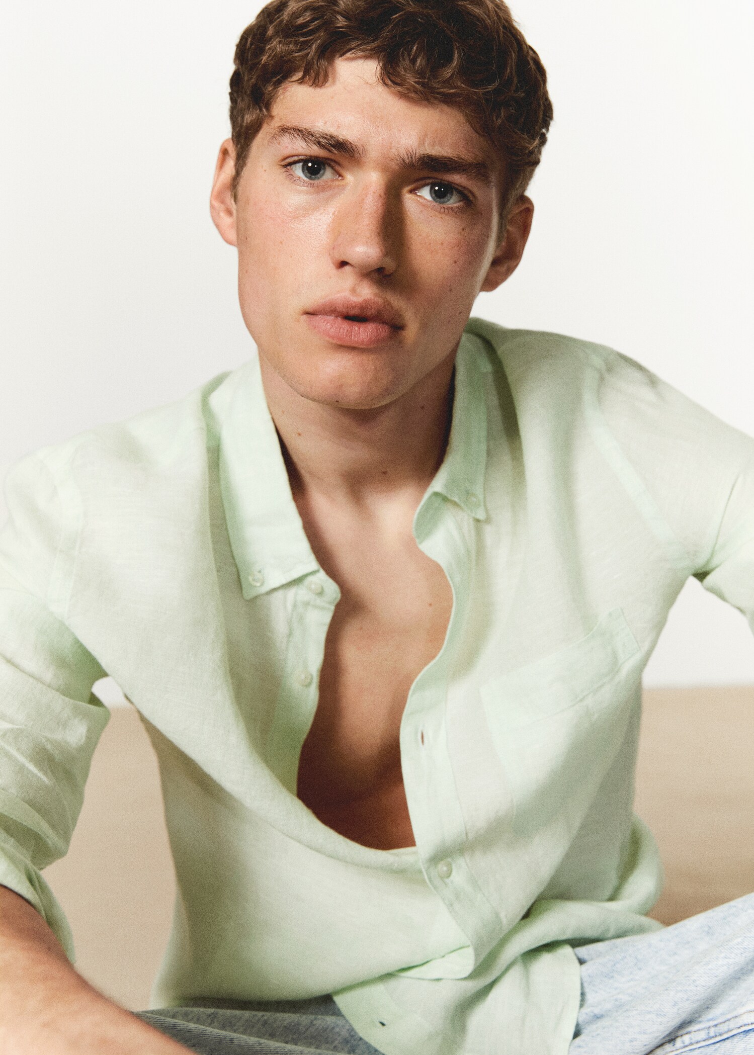 100% linen slim-fit shirt - Details of the article 5