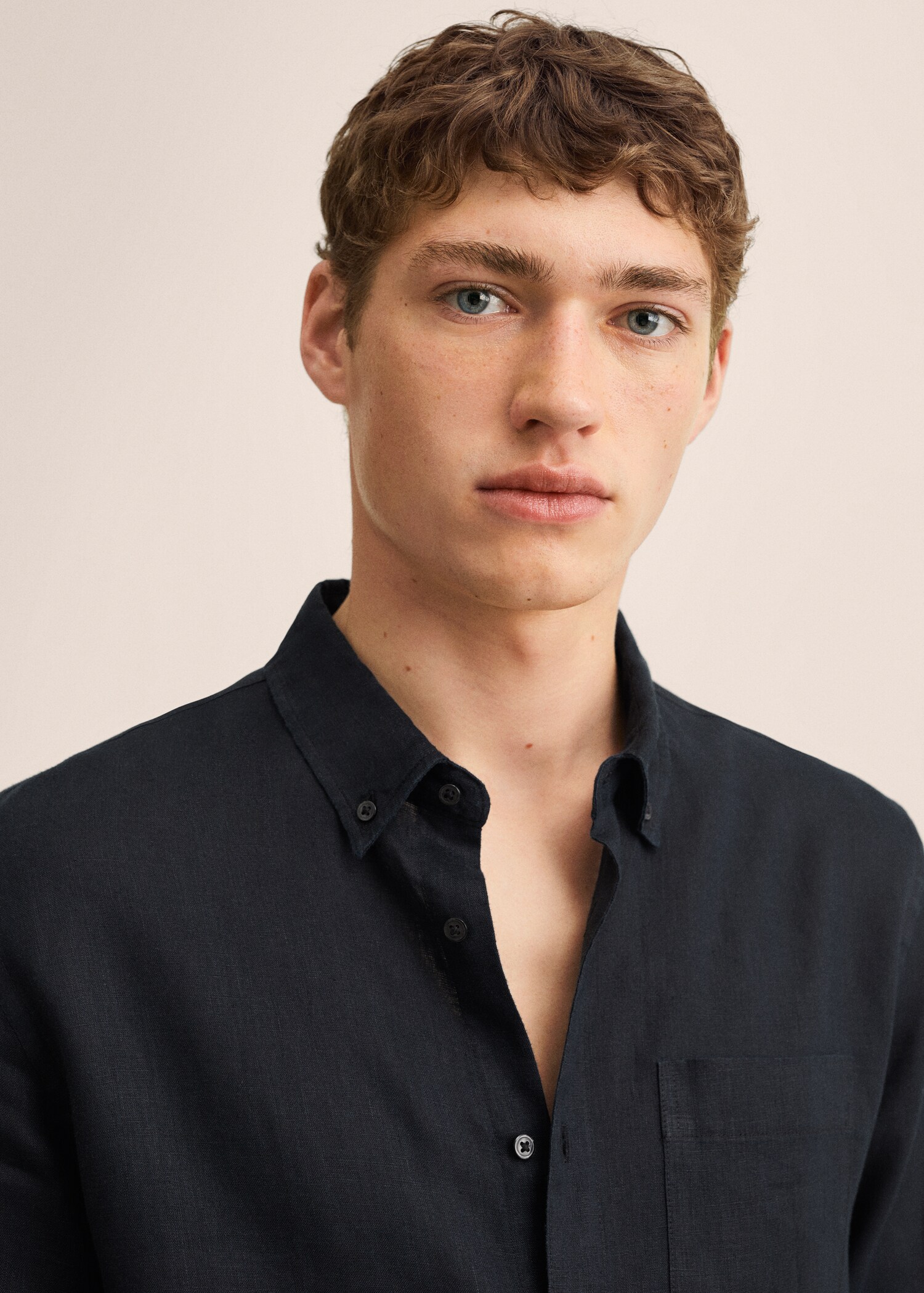 100% linen slim-fit shirt - Details of the article 1