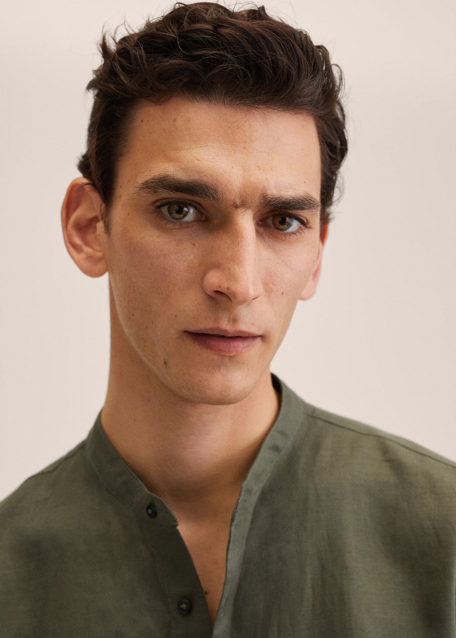 Regular-fit Mao-collar linen shirt - Details of the article 2