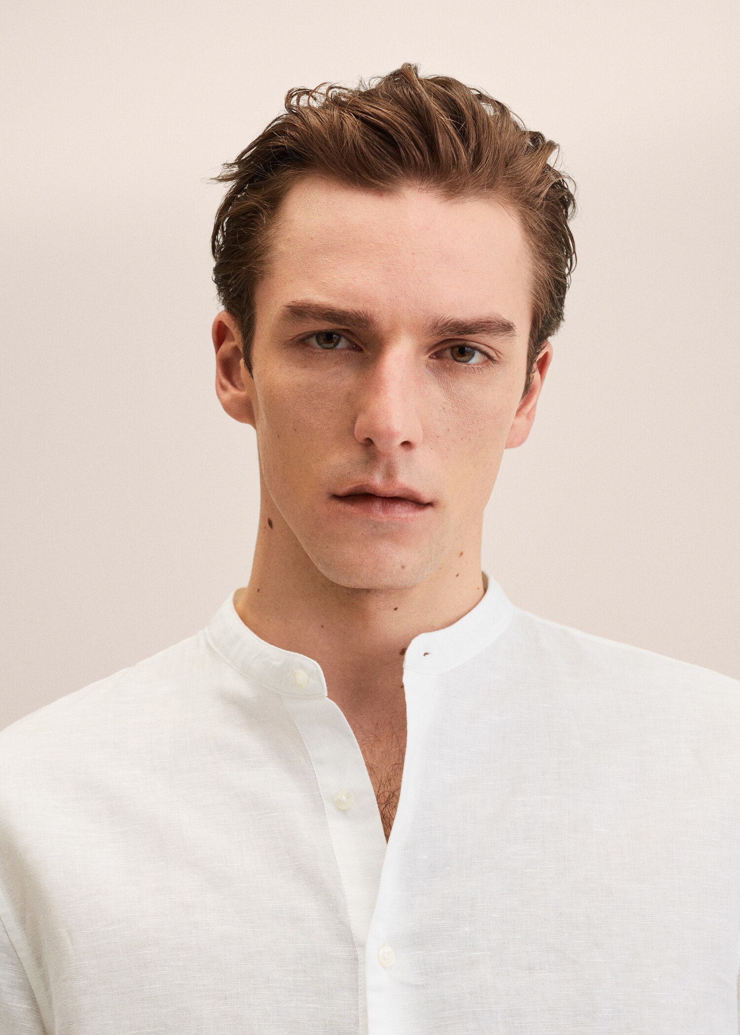 Cotton linen shirt with mandarin collar - Details of the article 1
