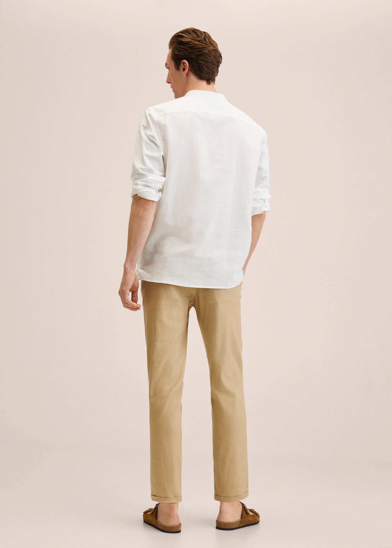 Cotton linen shirt with mandarin collar - Reverse of the article