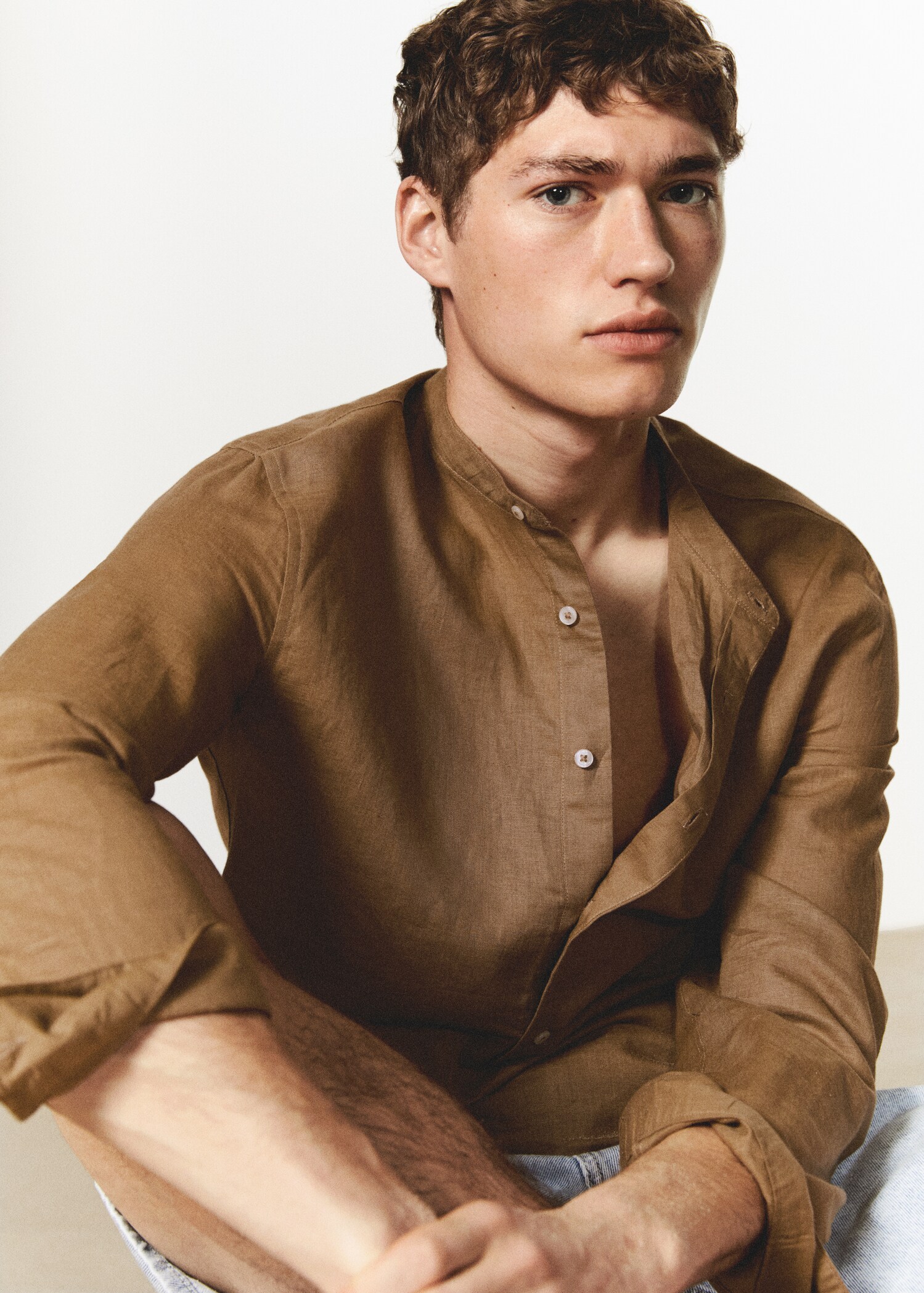 Cotton linen shirt with mandarin collar - Details of the article 6