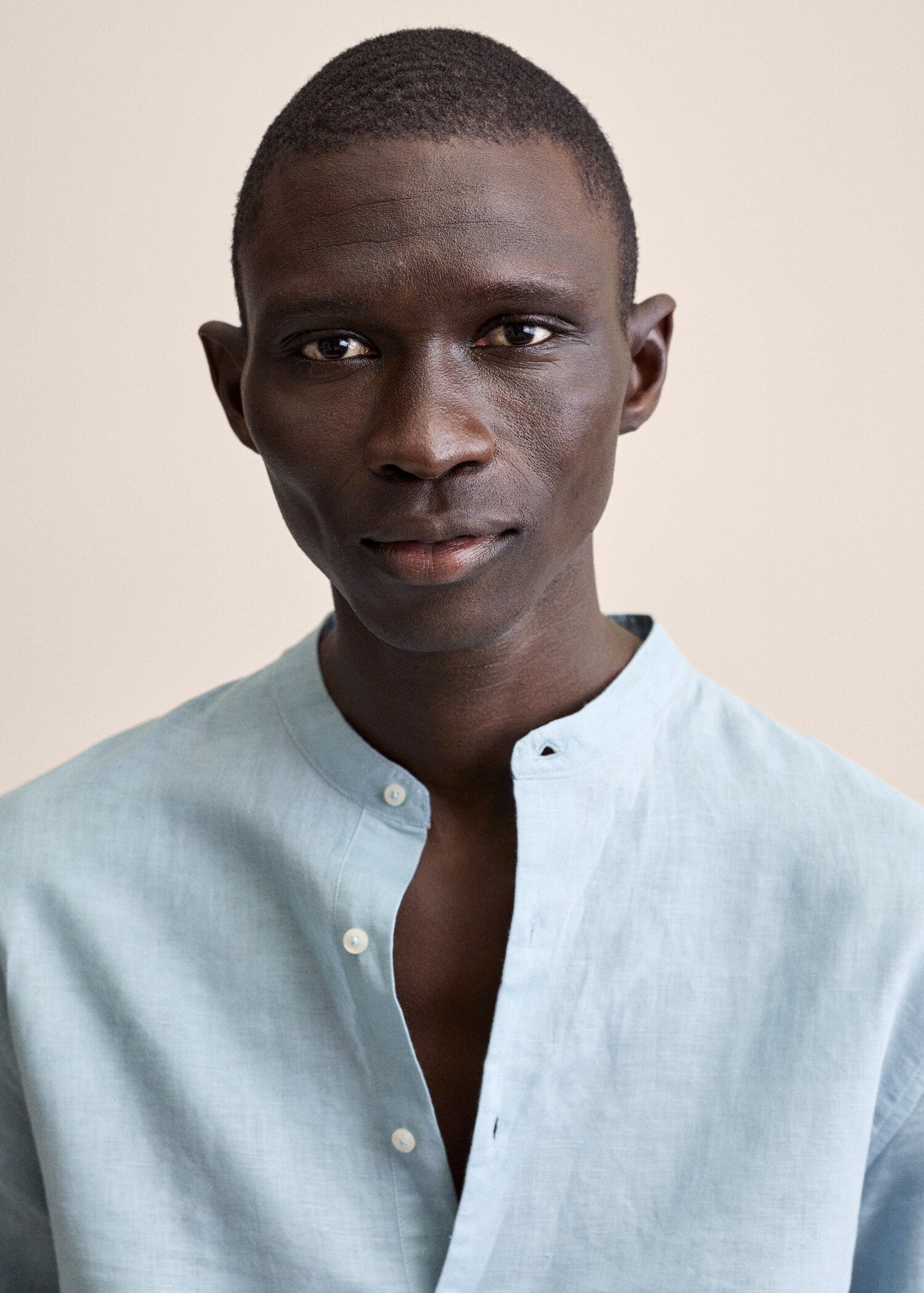 Cotton linen shirt with mandarin collar - Details of the article 1