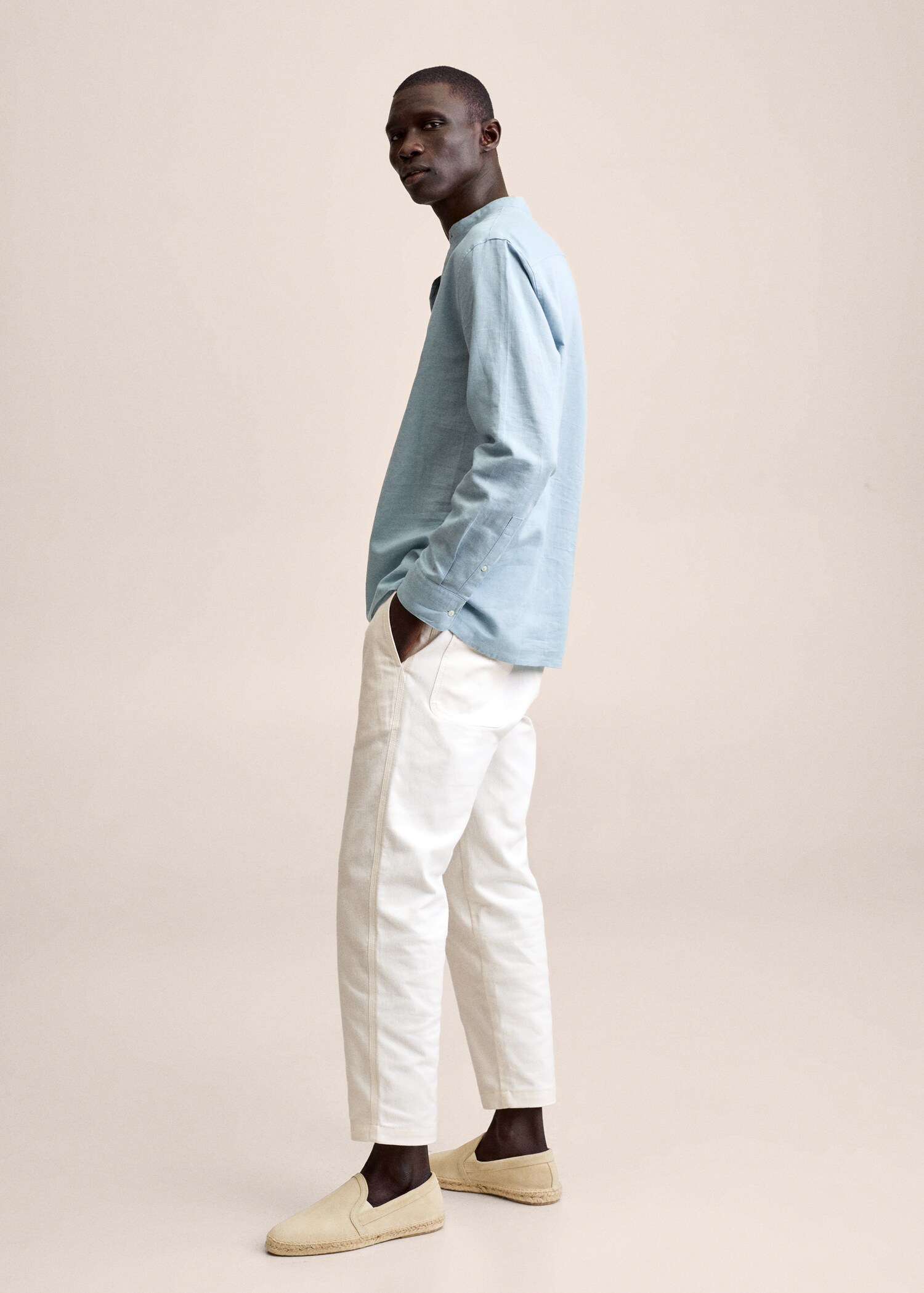 Cotton linen shirt with mandarin collar - Details of the article 2
