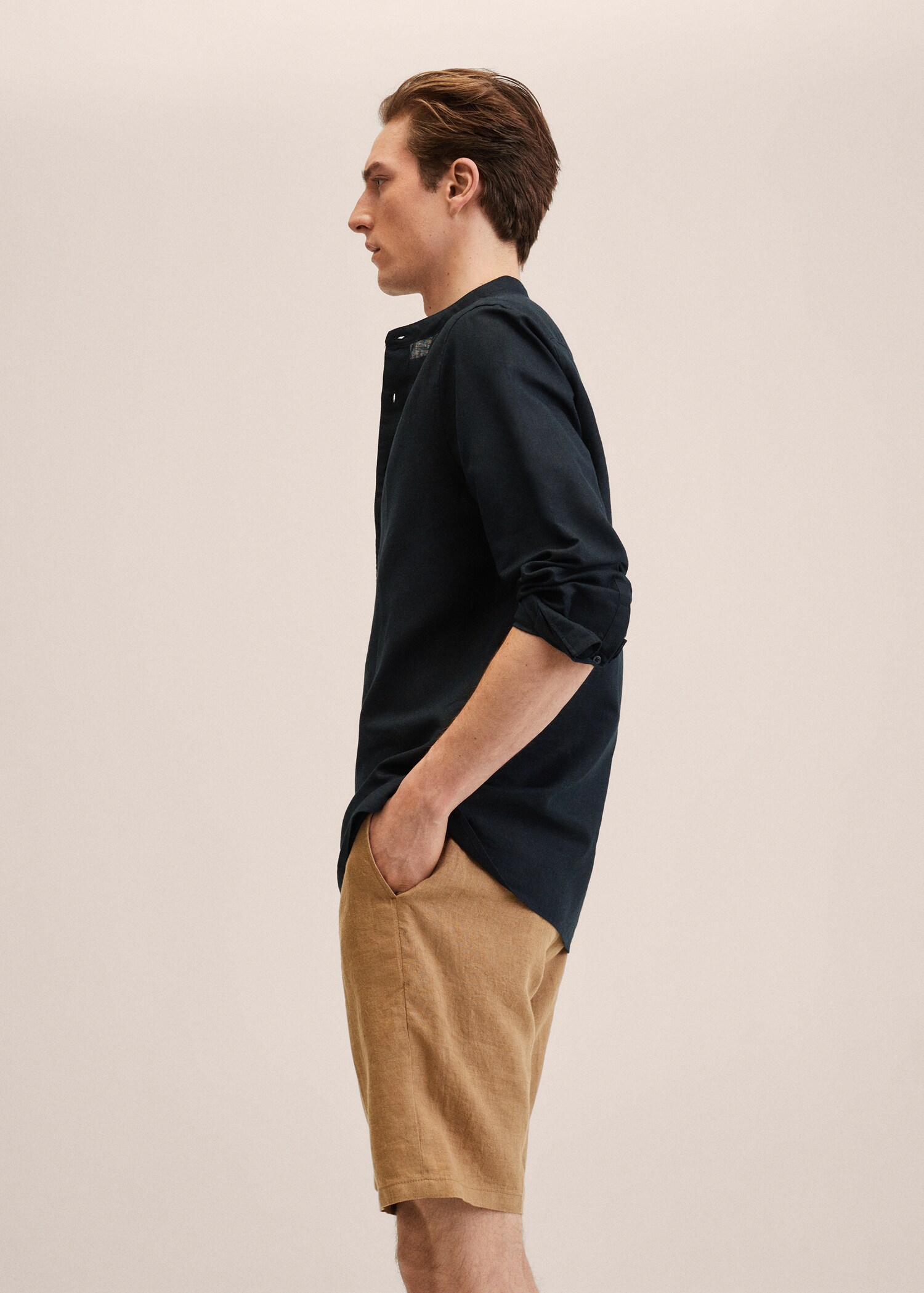 Cotton linen shirt with mandarin collar - Details of the article 2