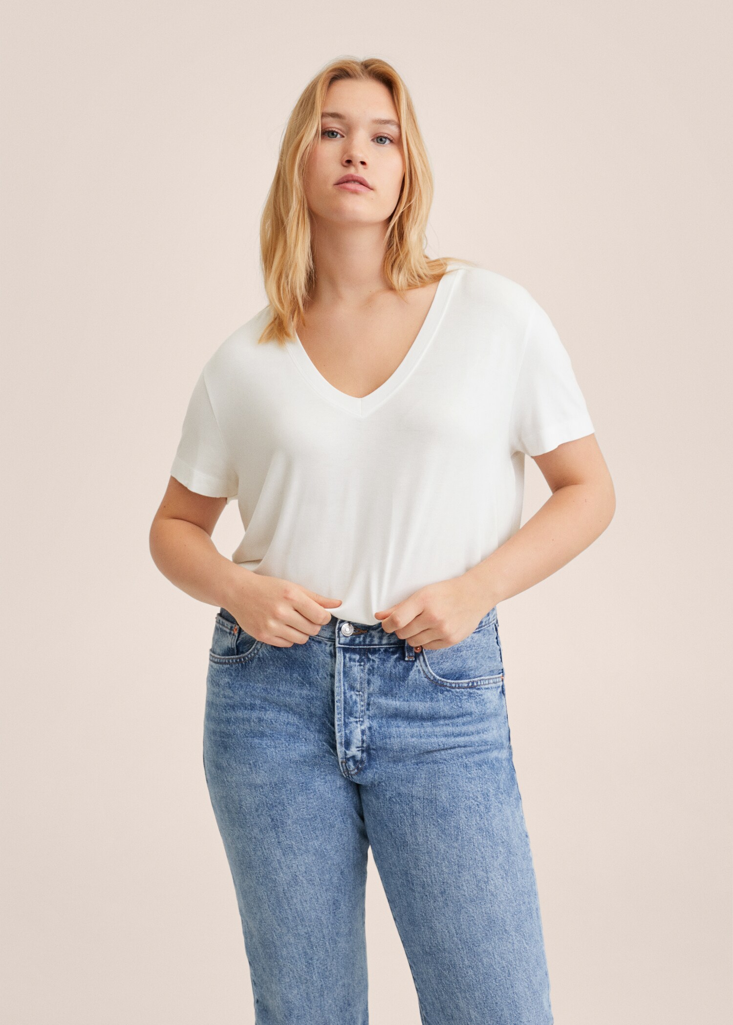 Camiseta escote pico - Detalle del artículo 4