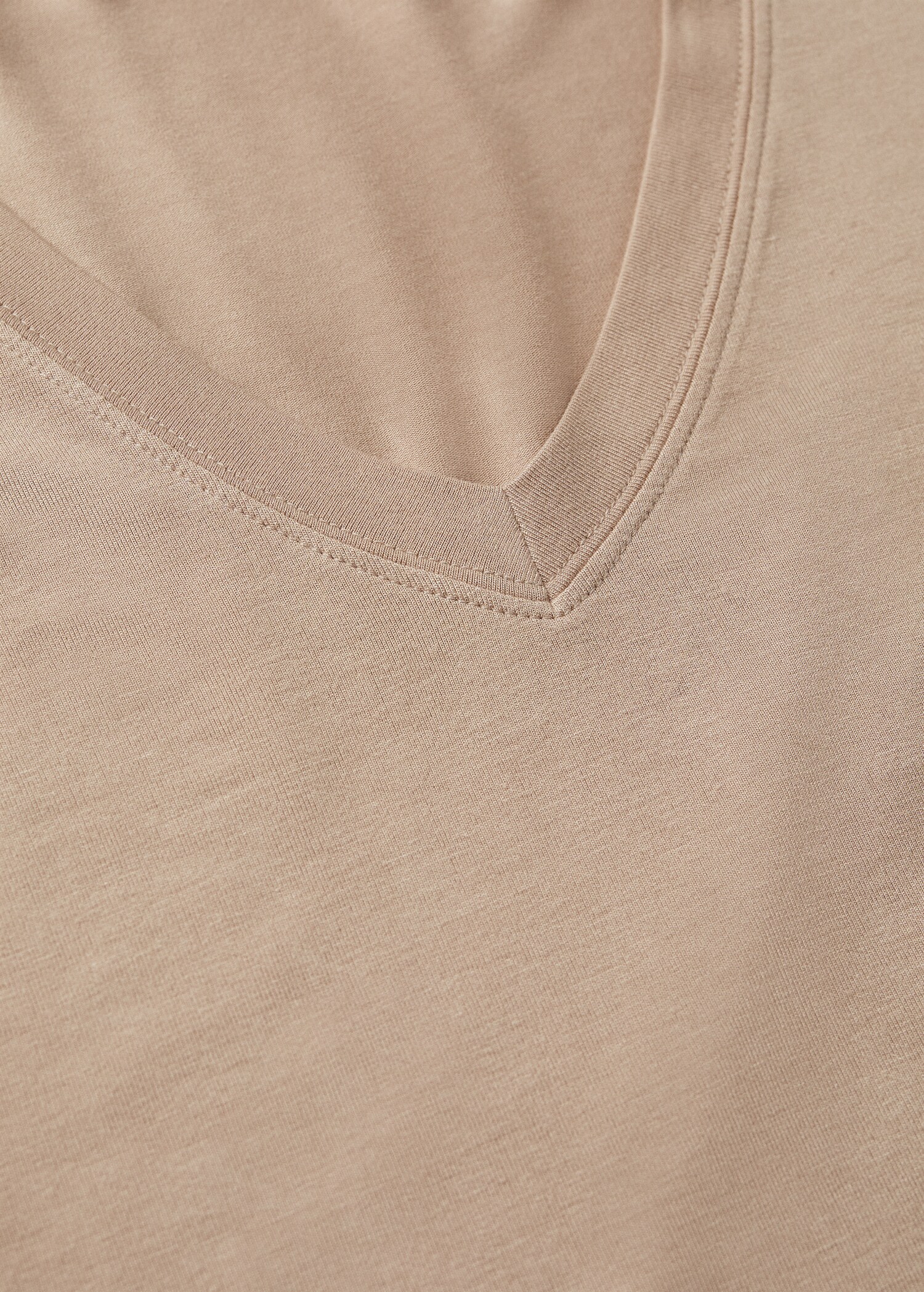 Camiseta escote pico - Detalle del artículo 8
