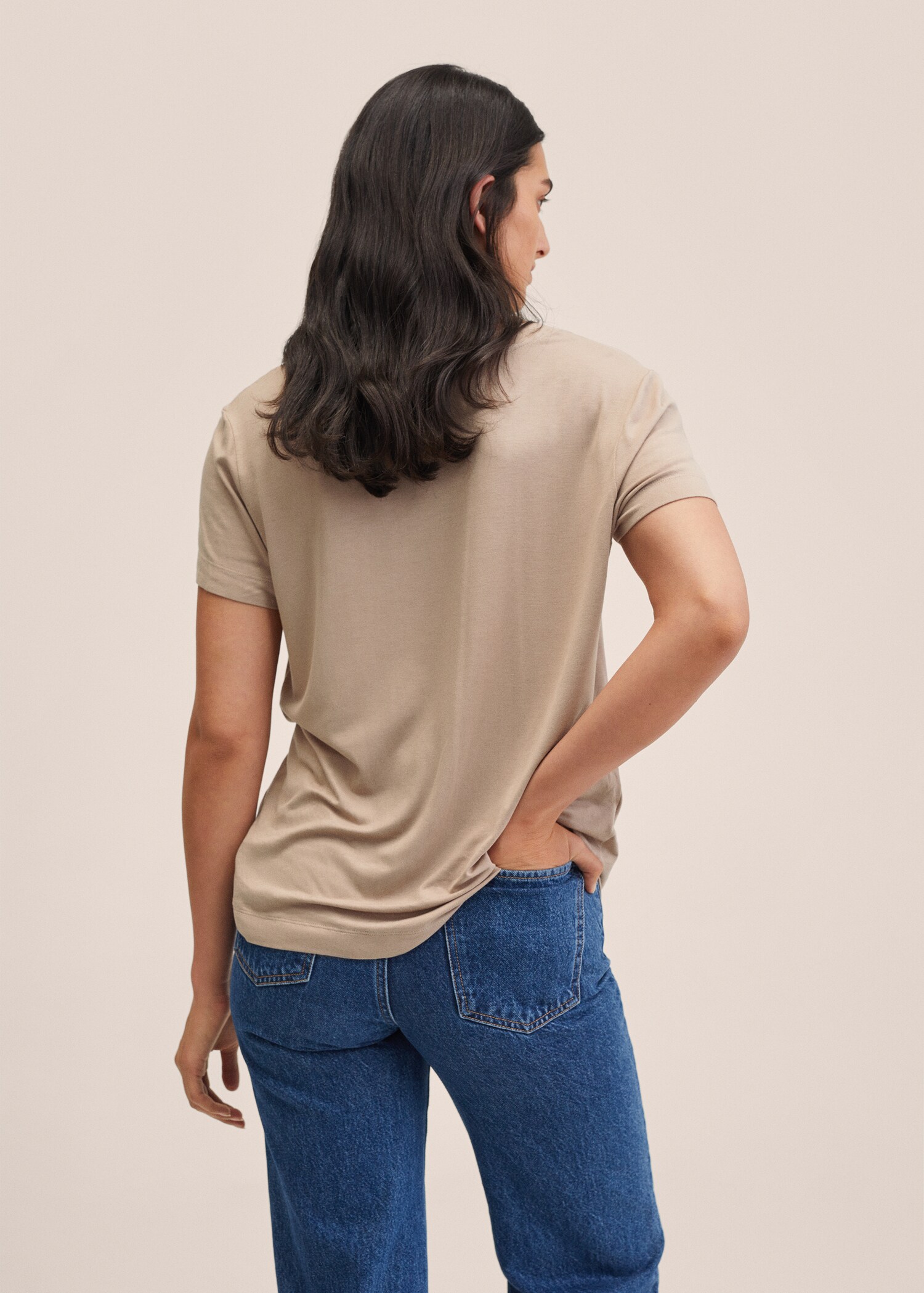 Camiseta escote pico - Reverso del artículo